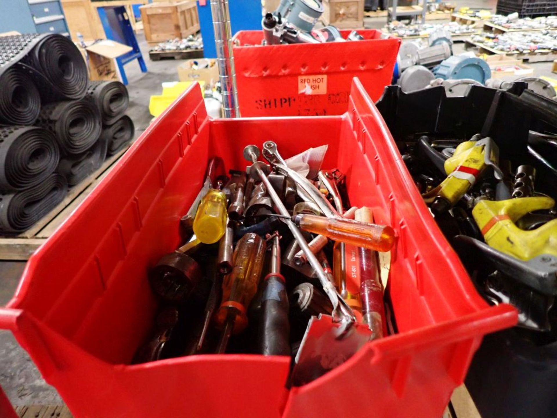 Lot of Assorted Tools | Tag: 241484 | Limited Forklift Assistance Available - $10.00 Lot Loading - Image 7 of 7