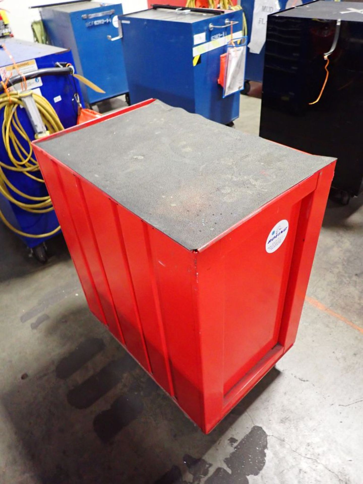 Rolling Toolbox w/Tools | Tag: 241548 | Limited Forklift Assistance Available - $10.00 Lot Loading - Image 2 of 4