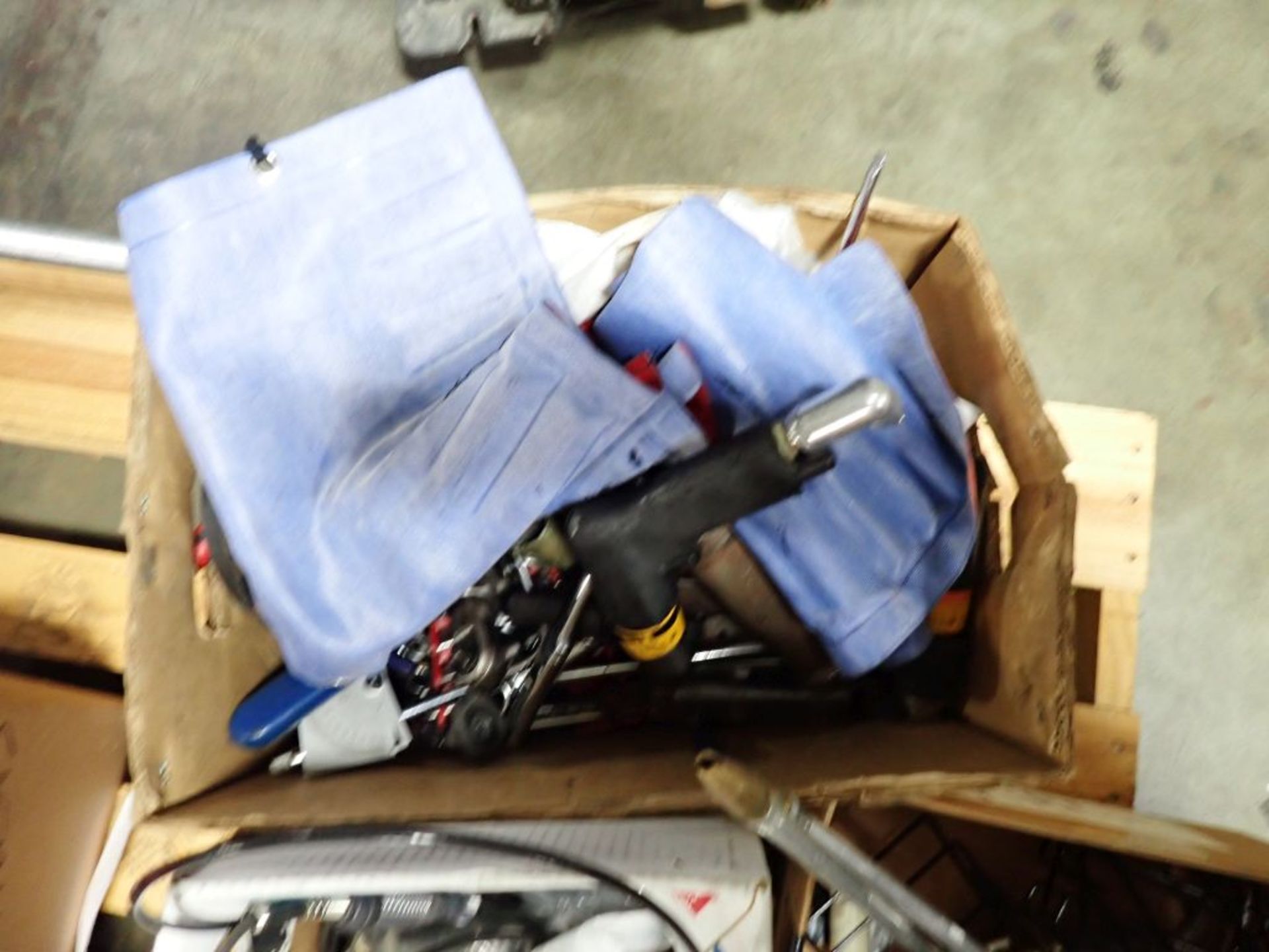 Lot of Assorted Tools | Tag: 241476 | Limited Forklift Assistance Available - $10.00 Lot Loading - Image 7 of 8