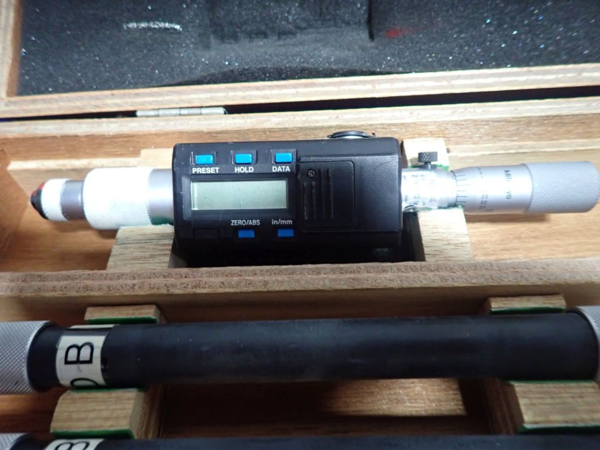 Mitutoyo Inside E-80 Micrometer | Tag: 241646 | Limited Forklift Assistance Available - $10.00 Lot - Image 2 of 6