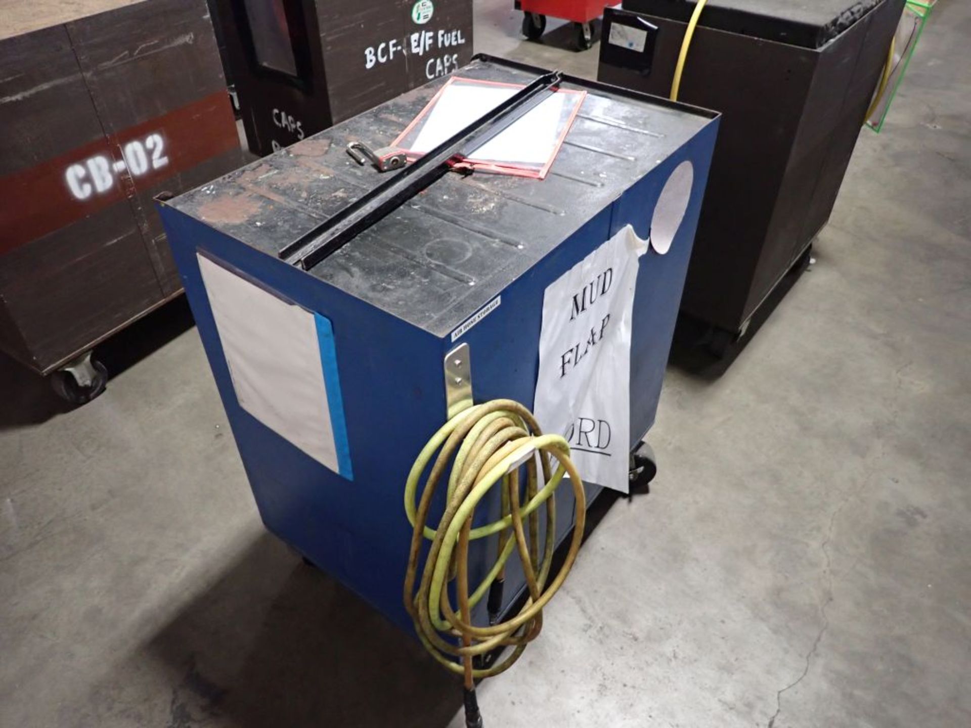 Rolling Toolbox w/Tools | Tag: 241555 | Limited Forklift Assistance Available - $10.00 Lot Loading - Image 3 of 13