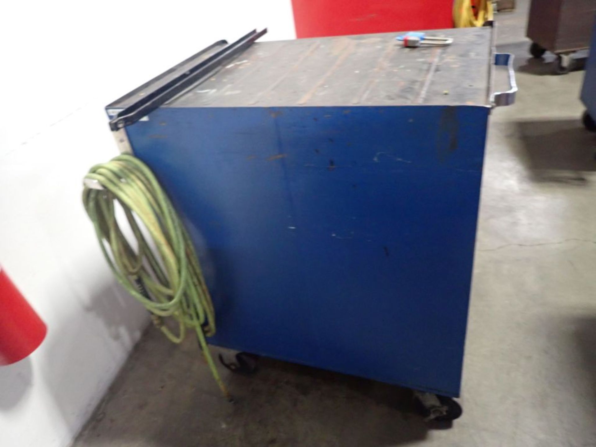 Rolling Toolbox w/Tools | Tag: 241564 | Limited Forklift Assistance Available - $10.00 Lot Loading - Image 5 of 11