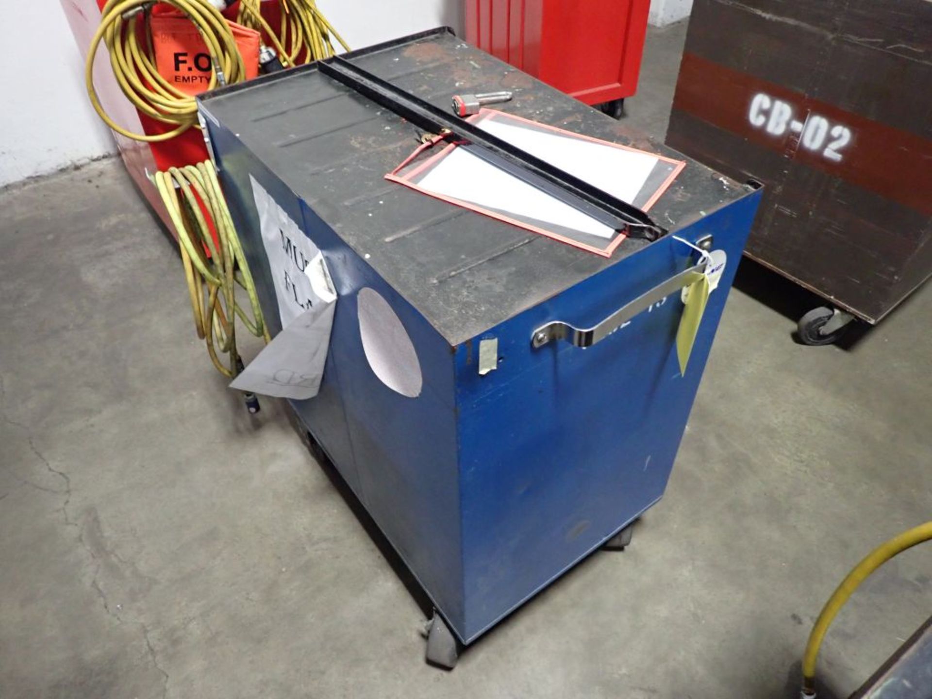 Rolling Toolbox w/Tools | Tag: 241555 | Limited Forklift Assistance Available - $10.00 Lot Loading - Image 2 of 13