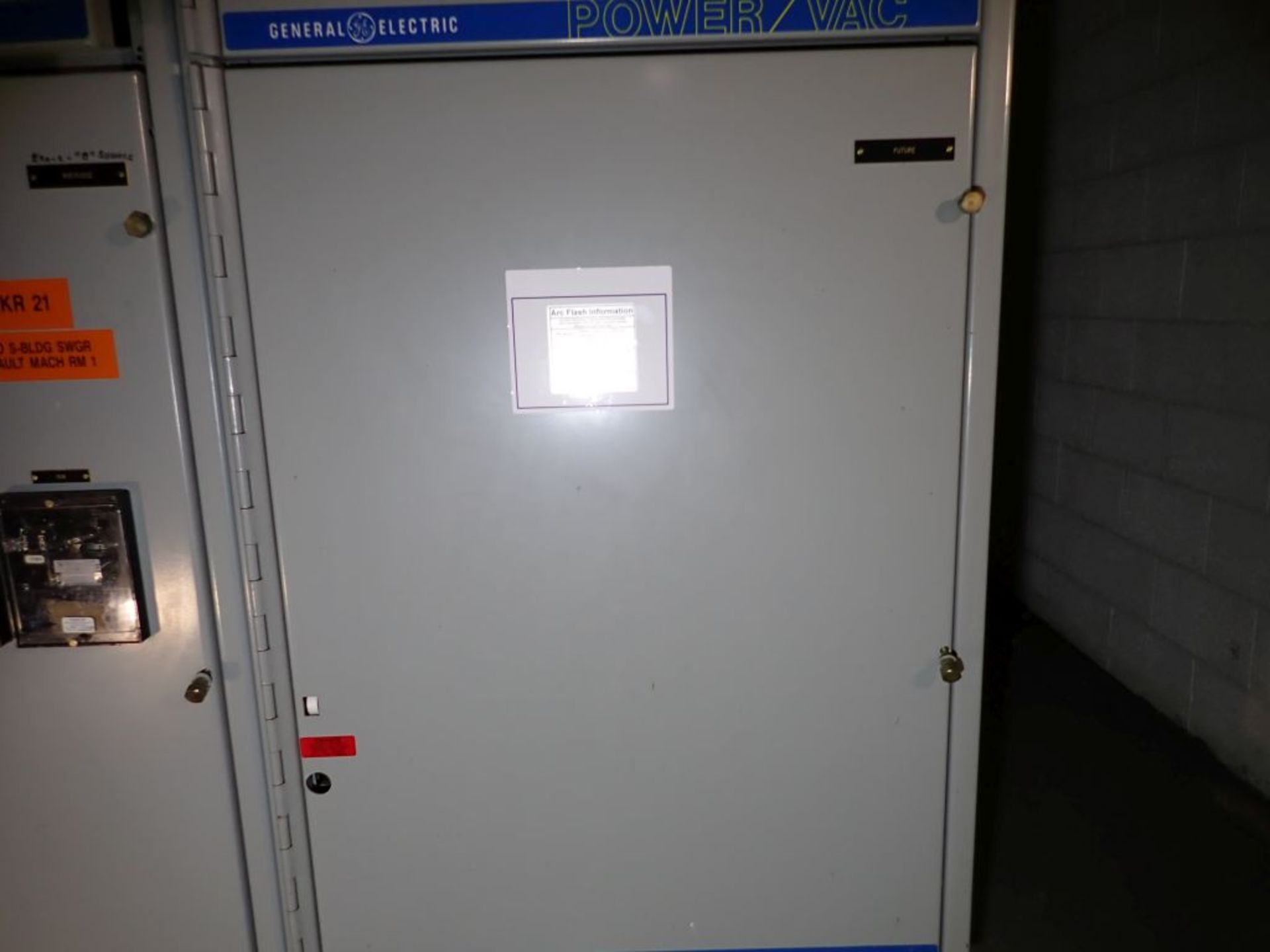 GE Powervac Switchgear | (4) Verticals; 4160V; Includes: (1) 2000A Breaker; (1) 1200A Breaker; - Image 26 of 27