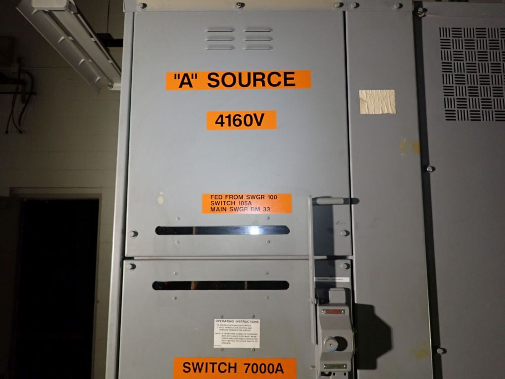 GE Transformer w/Interrupter Switch | 2000/2667 KVA; 4160 Primary Voltage; 480Y/277 Secondary - Image 8 of 11