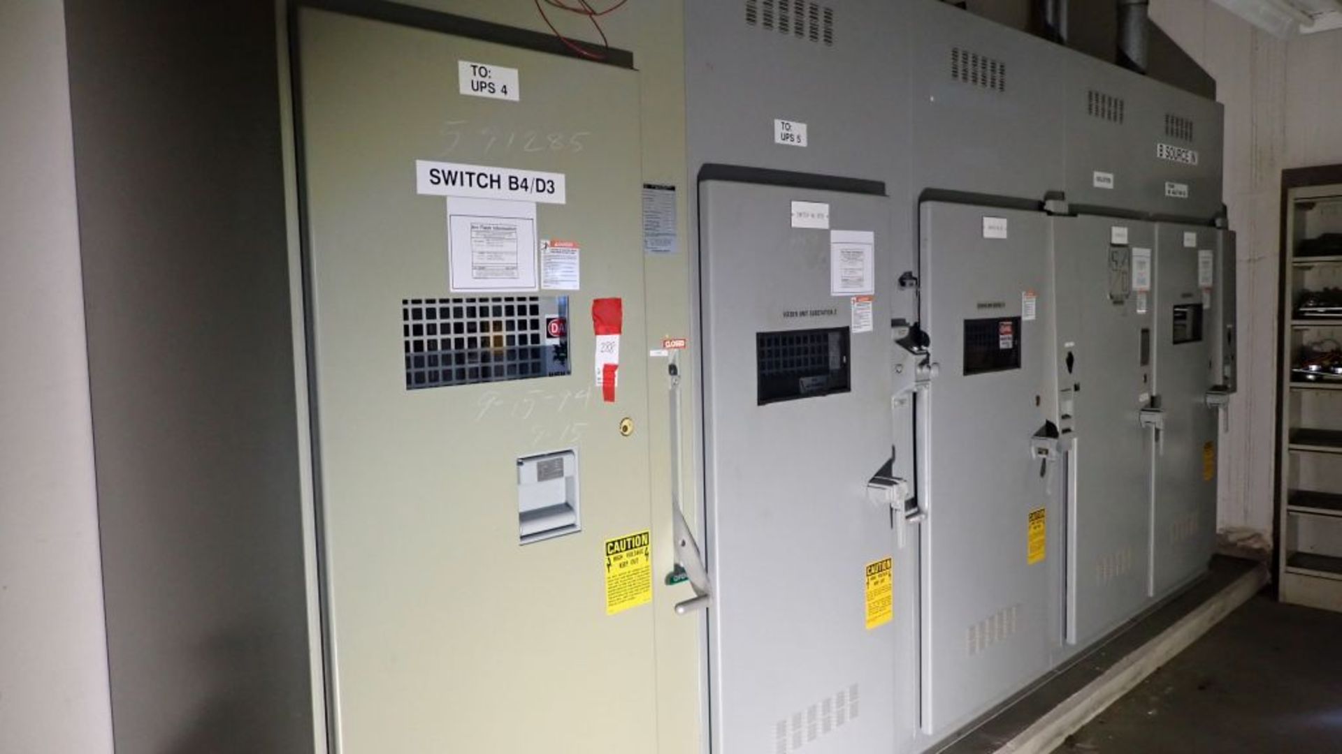 S&C Switchgear | (5) Verticals; (1) Cat No. CDA-738480, 4.76 KVA Max, 600A; (4) Cat No. CD-304910,