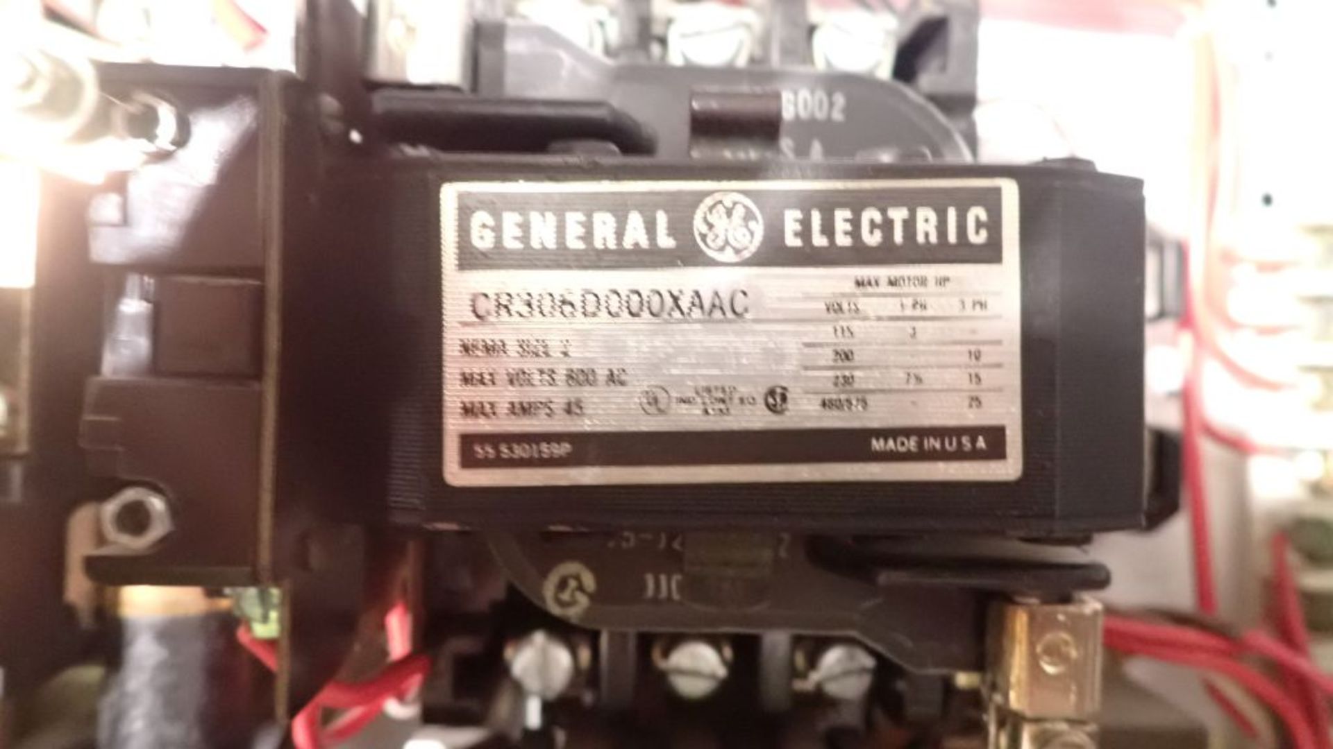 GE 8000 Line MCC | (4) Verticals; Includes: (3) Size 3 Starters; (6) Size 2 Starters; (2) Size 1 - Image 46 of 53