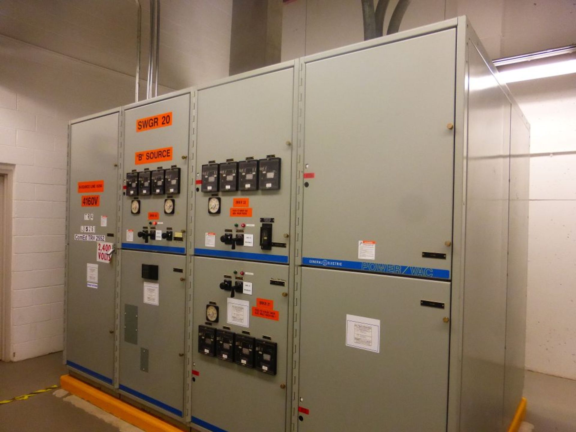 GE Powervac Switchgear | (4) Verticals; 4160V; Includes: (1) 2000A Breaker; (1) 1200A Breaker;