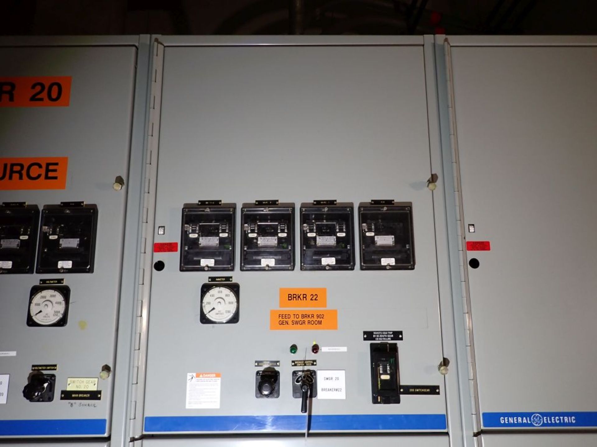 GE Powervac Switchgear | (4) Verticals; 4160V; Includes: (1) 2000A Breaker; (1) 1200A Breaker; - Image 15 of 27