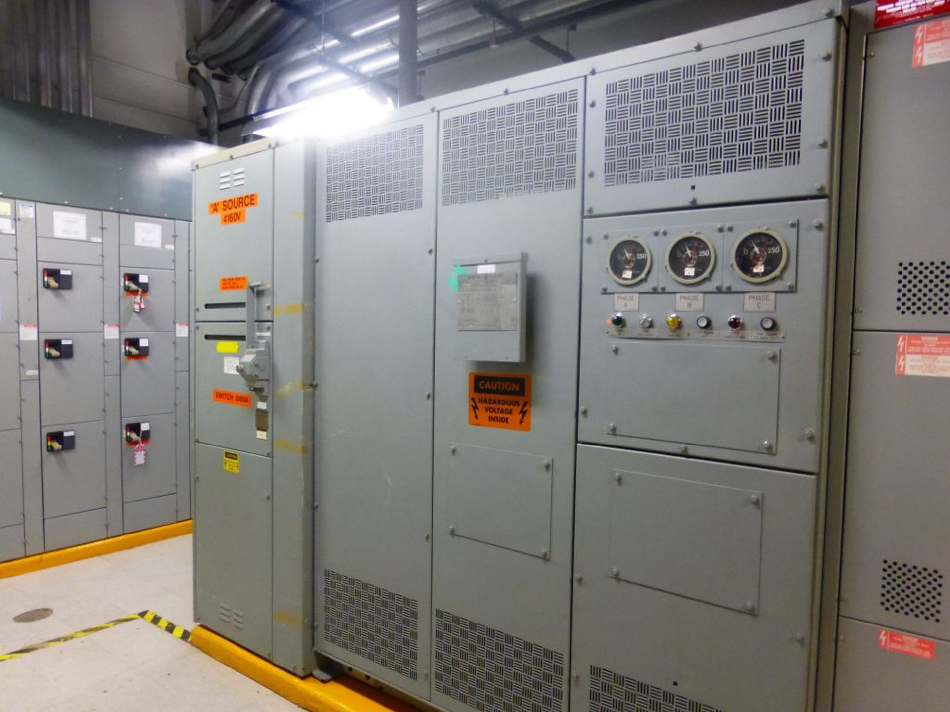 GE Transformer w/Interrupter Switch | 2000/2667 KVA; 4160 Primary Voltage; 480Y/277 Secondary