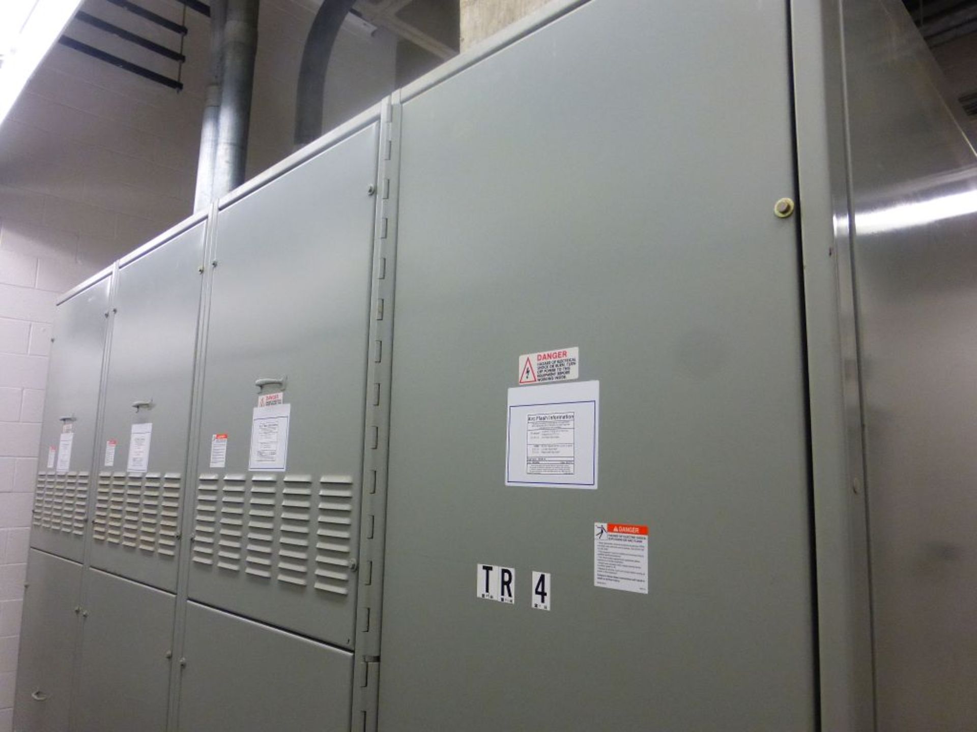 GE Powervac Switchgear | (4) Verticals; 4160V; Includes: (1) 2000A Breaker; (1) 1200A Breaker; - Image 4 of 27