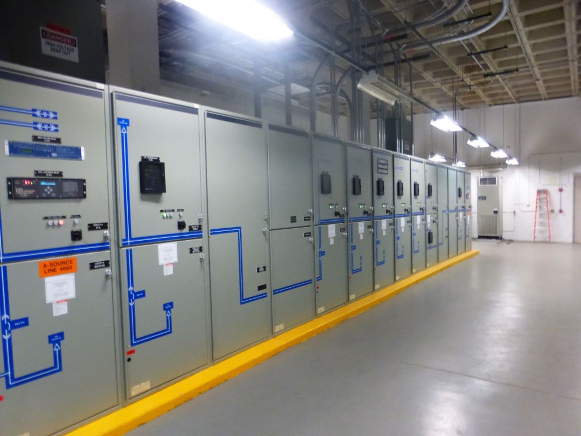 GE Powervac Switchgear | (14) Verticals; 4160V; 1200A; Includes: (12) GE Powervac 1200A Breakers, - Image 3 of 58