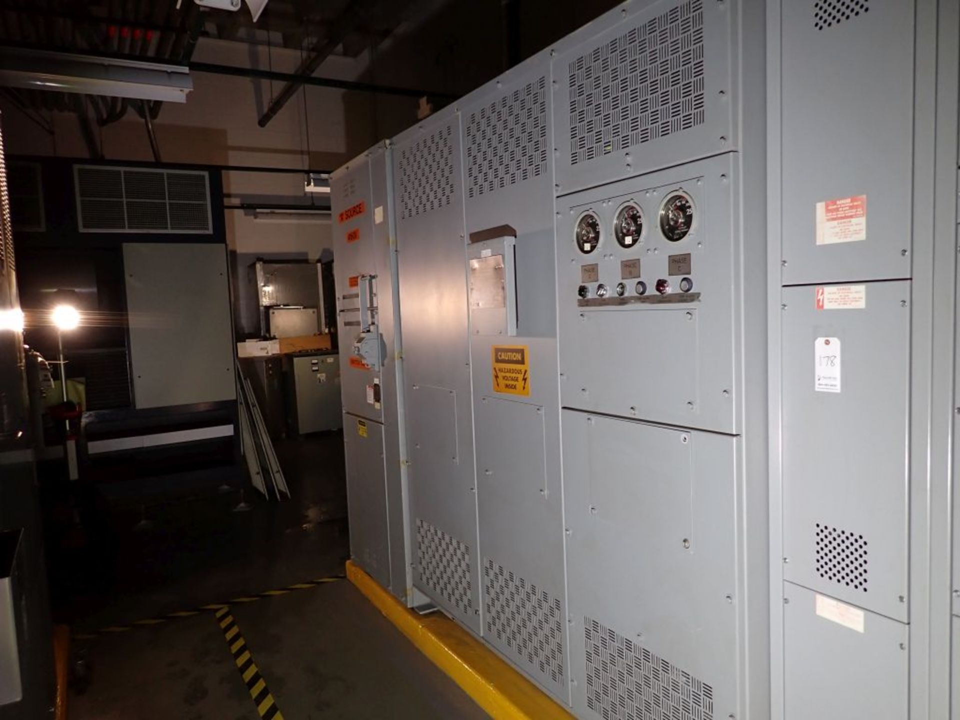 GE Transformer w/Interrupter Switch | 2000/2667 KVA; 4160 Primary Voltage; 480Y/277 Secondary - Image 4 of 11