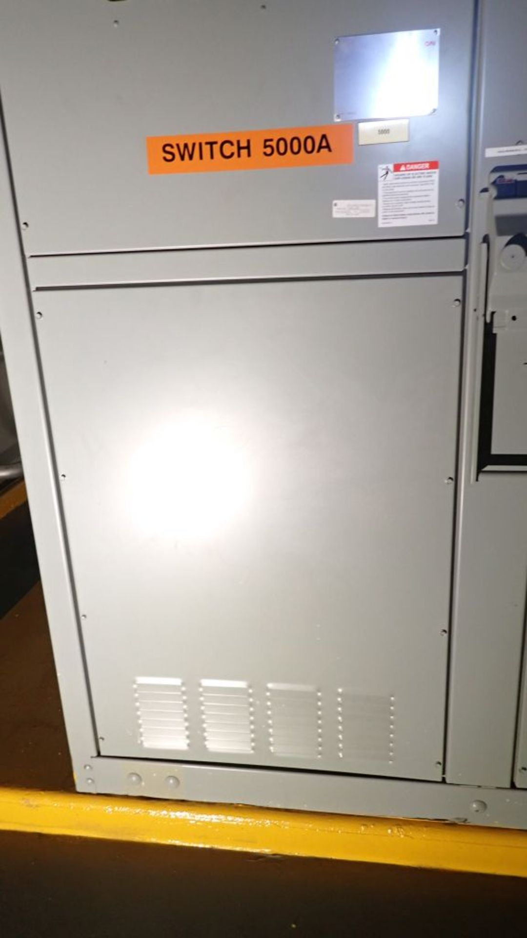 GE Switchgear Line | 1200A; 4160V; (2) 300 KVA Transformer; (3) 1200A Pringle Switches; (4) 800A - Image 6 of 36