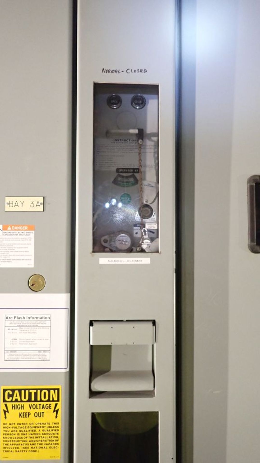 S&C Switchgear Line | (10) Verticals; (1) 1200A; (8) 600A; Tag: 241172; Lot Loading Fee: $400.00 - Image 5 of 7