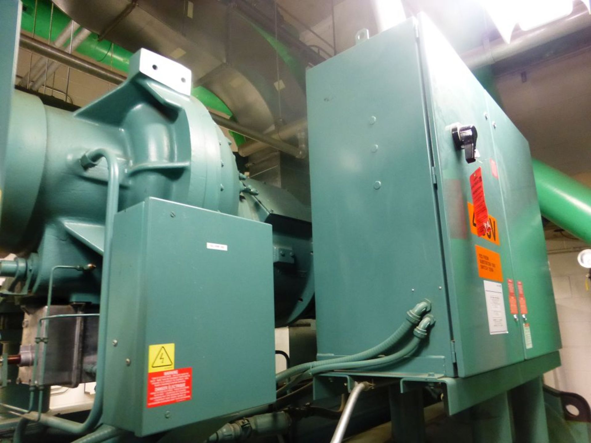 York Millennium Centrifugal Chiller | Model No. YKCDCDG4CME R134A; Serial No. YCTM-067402; Tag: - Image 8 of 9