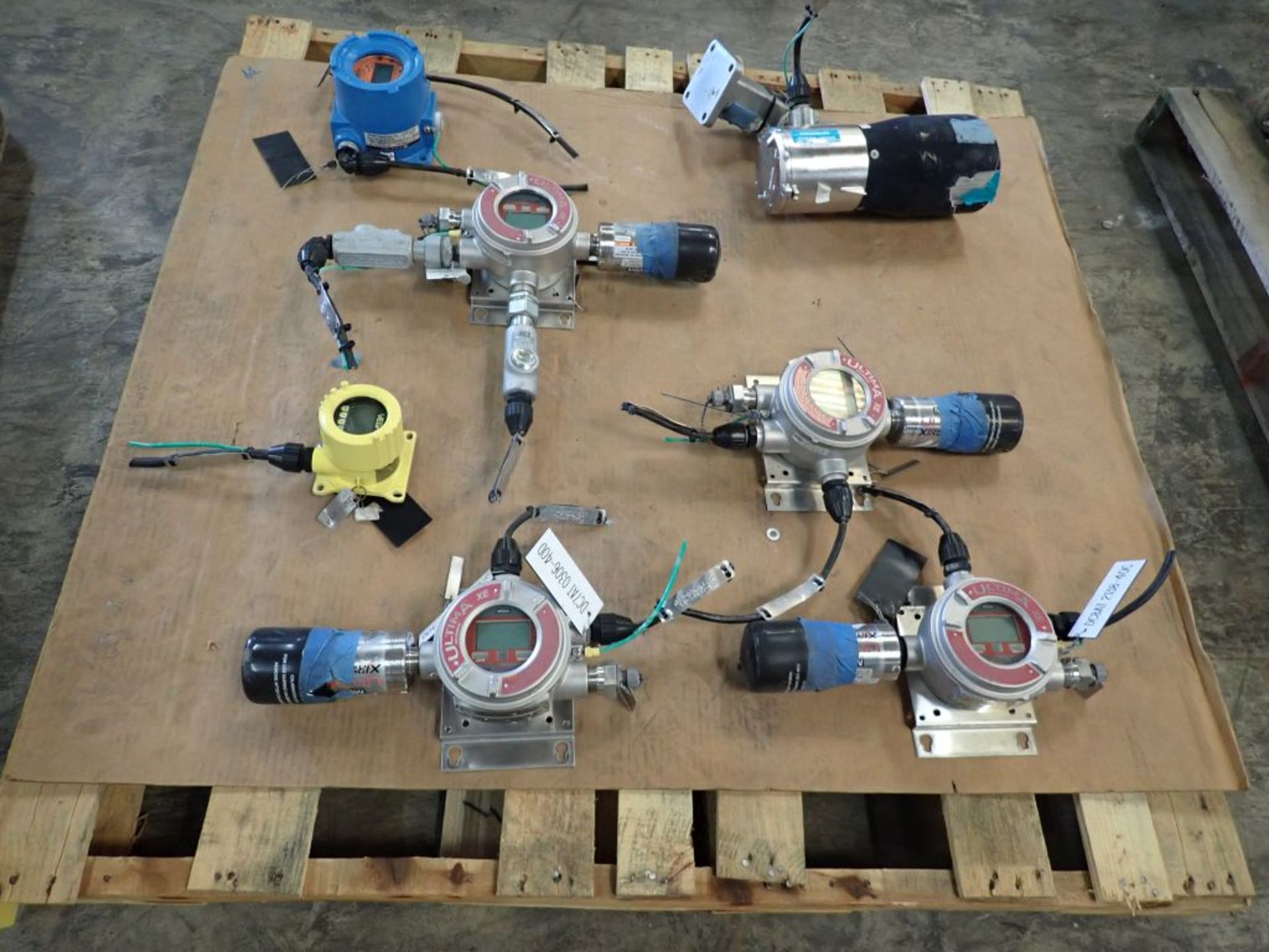 Lot of (6) Assorted Components | (4) Ultima XE Main Gas Motors; (1) Mil-Ram Transmitter Model No.