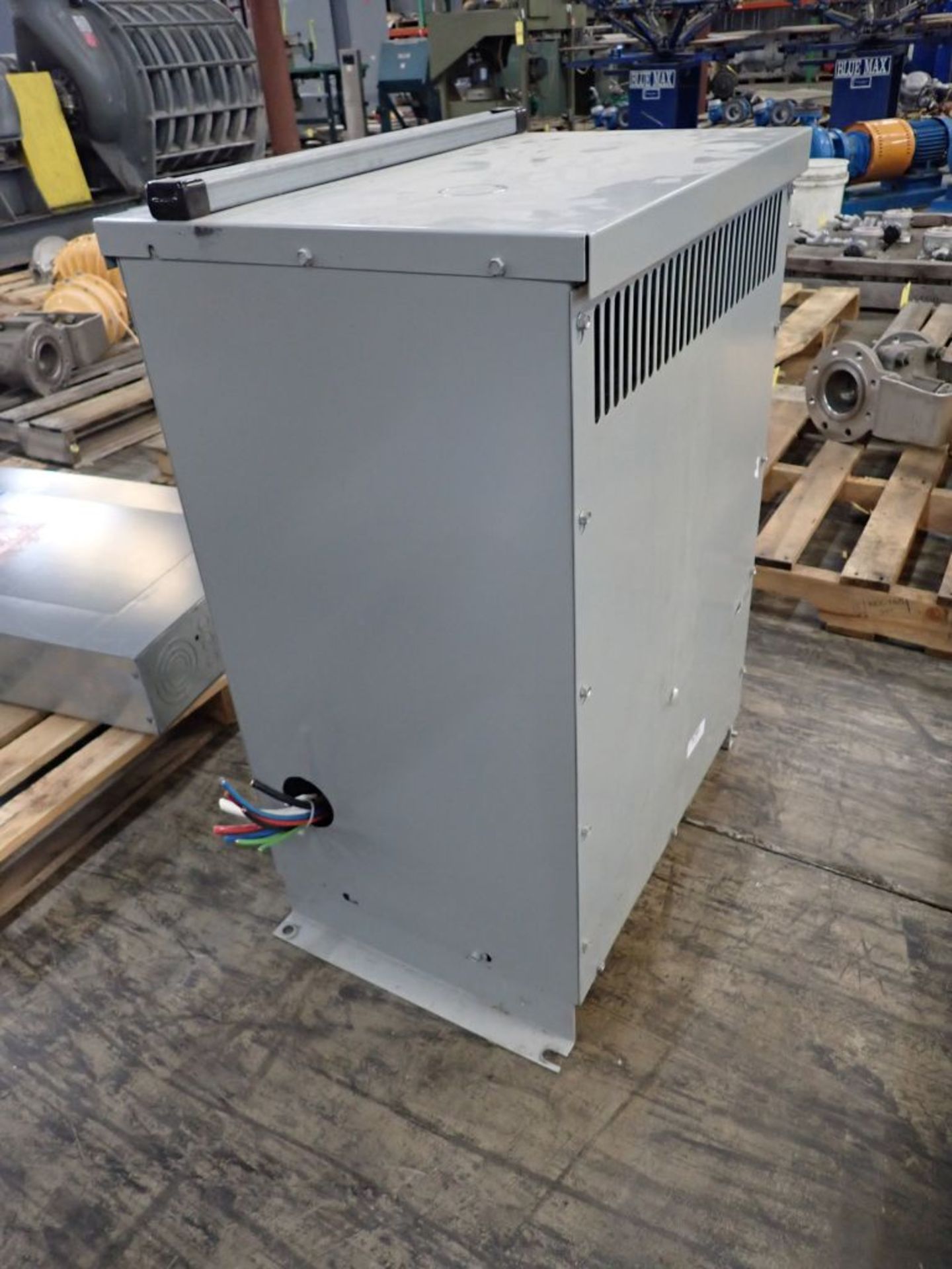 GE Transformer | Cat No. 9T10C1002G61; 30 KVA; 480V Primary Voltage; 208/120V Secondary Voltage; - Image 2 of 4