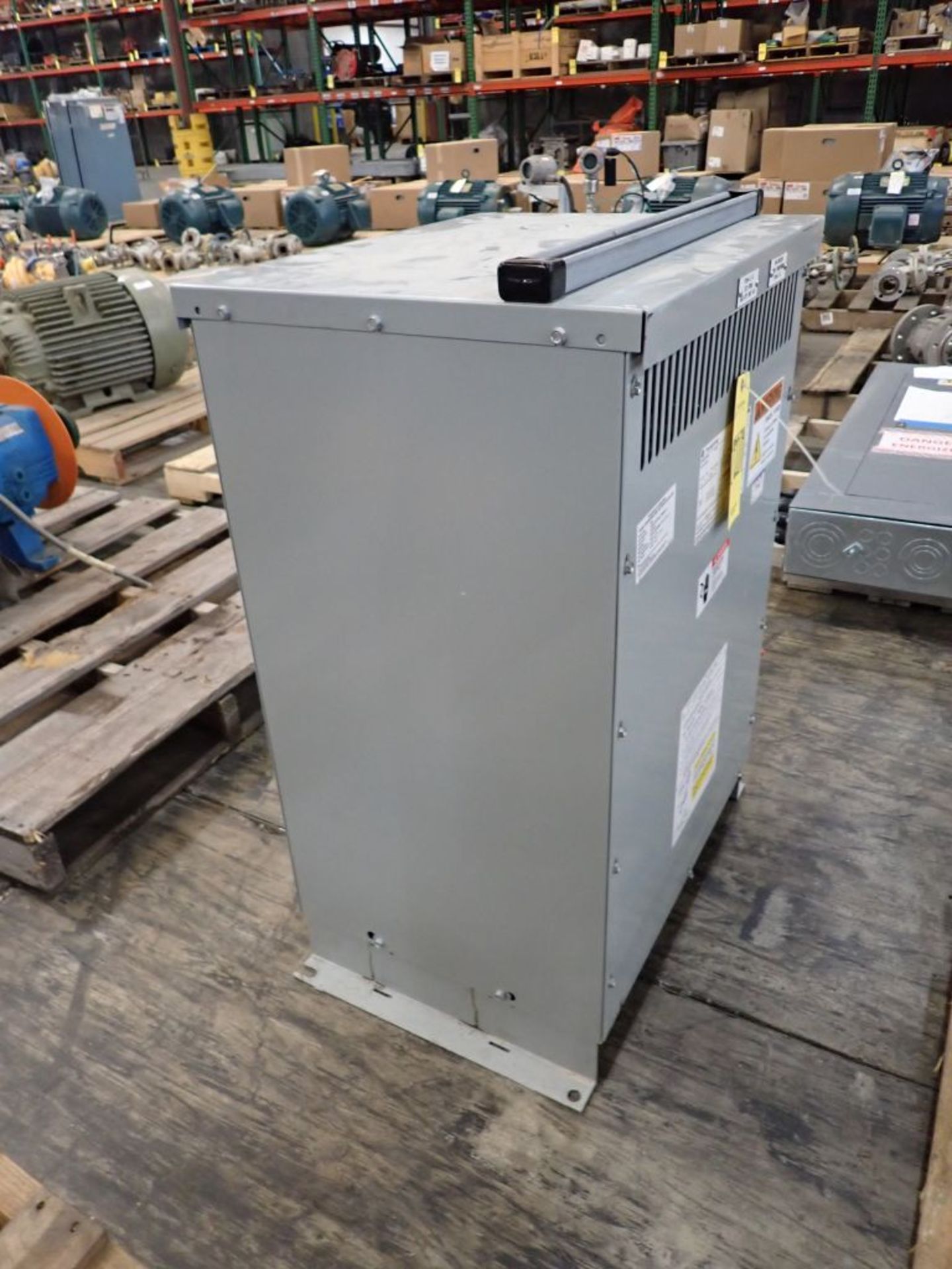 GE Transformer | Cat No. 9T10C1002G61; 30 KVA; 480V Primary Voltage; 208/120V Secondary Voltage; - Image 3 of 4