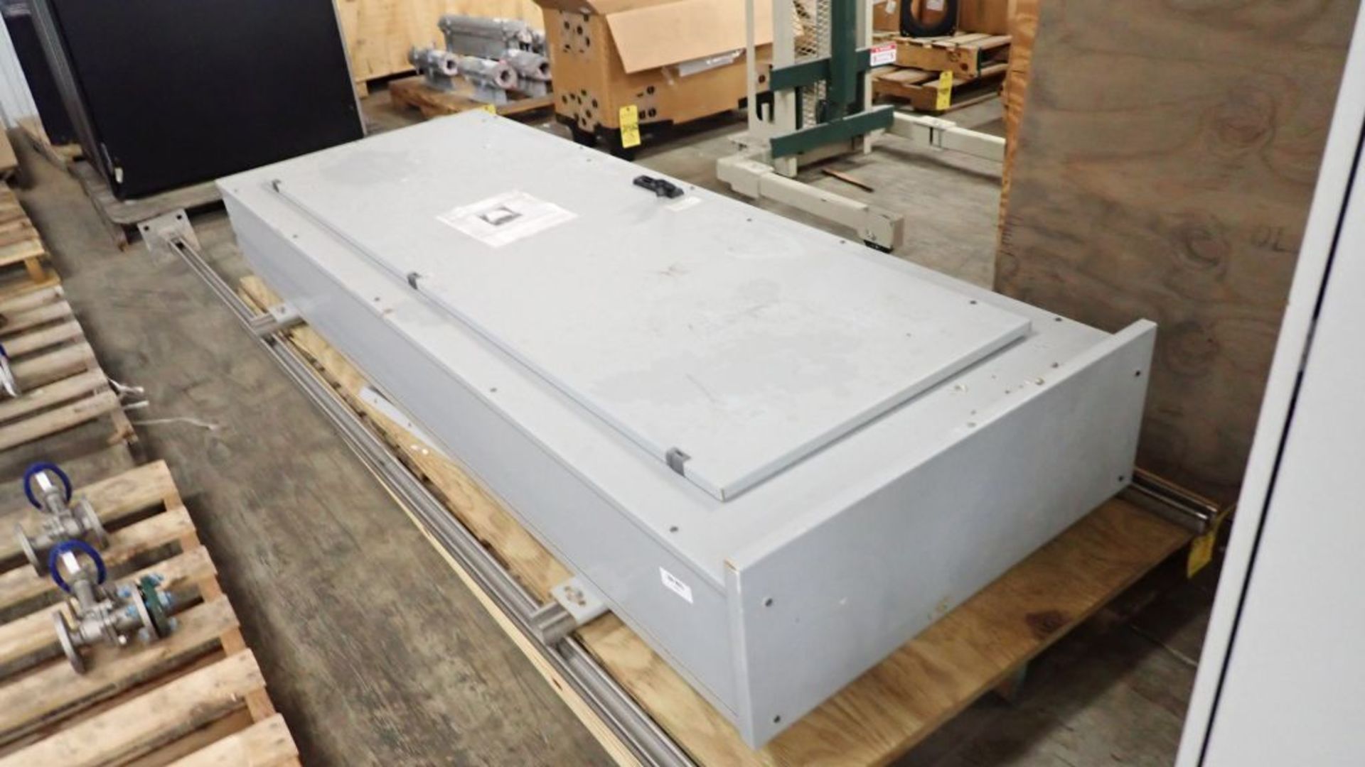 Siemens Power Panel | Cat No. P4A75M800CTS; 800A Max; 3-Wire; 1PH; Tag: 245631 - Image 2 of 18