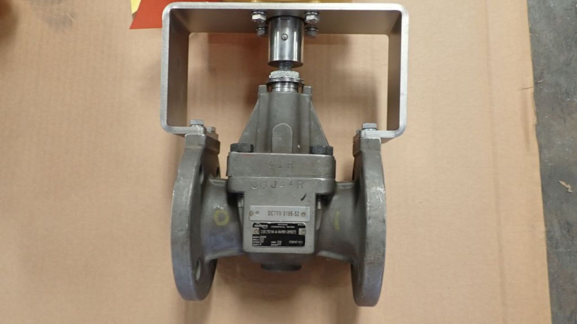 Lot of (2) Assorted Flowserve 2" Hastelloy Valves w/Actuators | (1) Valve CX2MW Body; (1) Valve CF8M - Image 9 of 13