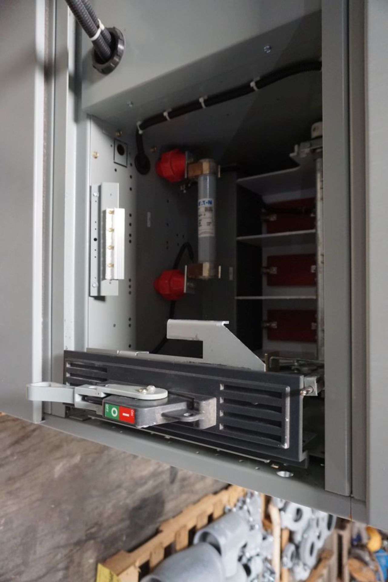 Eaton Ampgard Medium Voltage Control | 1-Section; Includes: FAB-HRG Compartment; 10 KVA HRG XFMR - Image 6 of 7