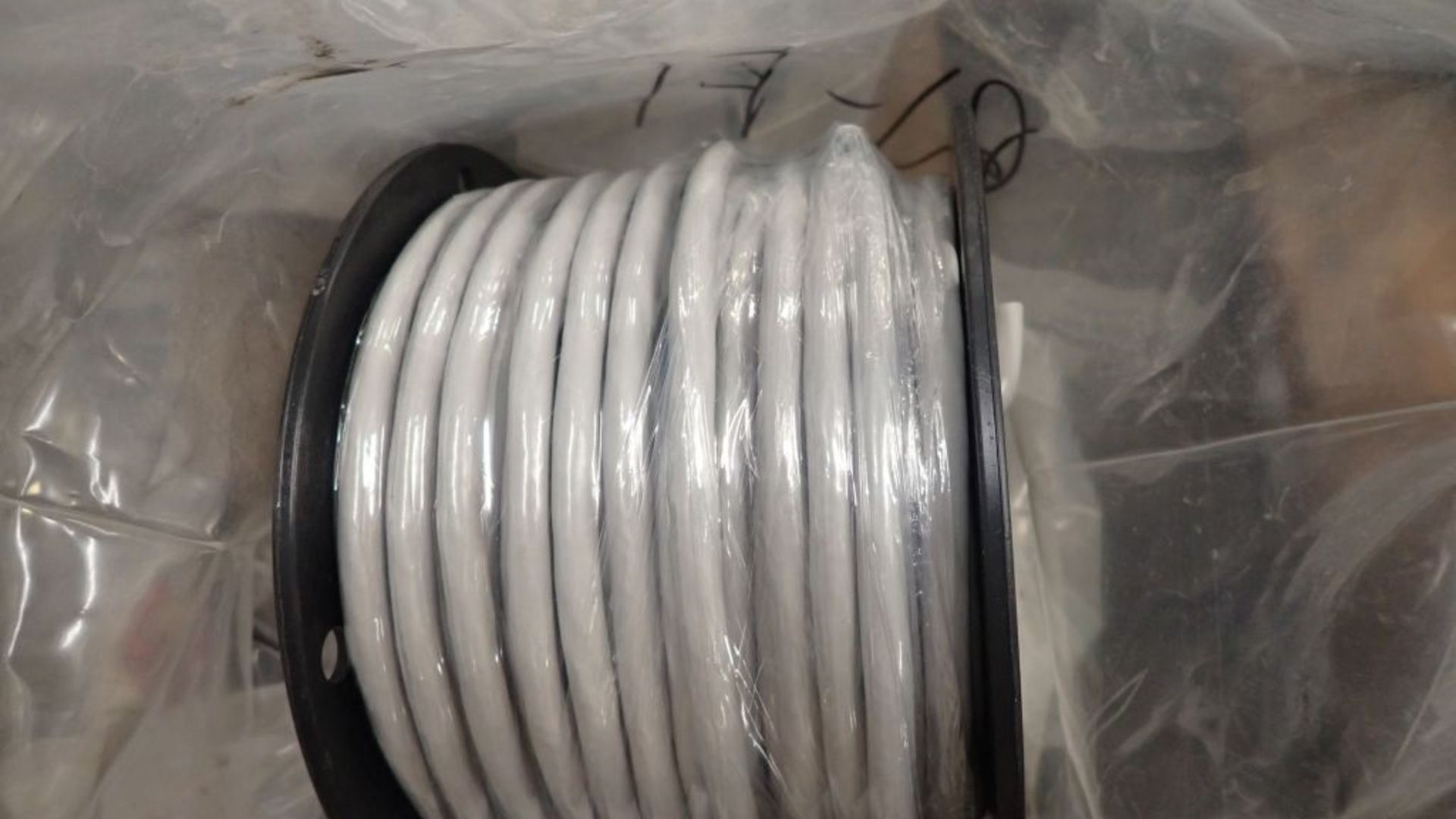 Lot of (12) Assorted Gray Cables | (4) 100' Item No. 03151-9100-0100; (8) 50' Item No. 03151-9100- - Image 7 of 7