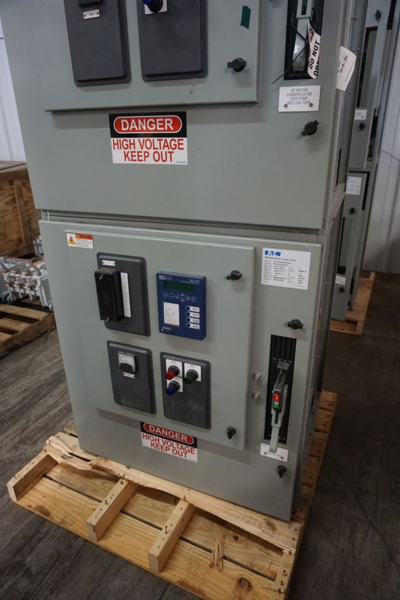 2017 Eaton Ampgard Medium Voltage Control Nema 1A Enclosure | 400 HP; 120 VAC; 7200V; 1-Section; - Image 5 of 10