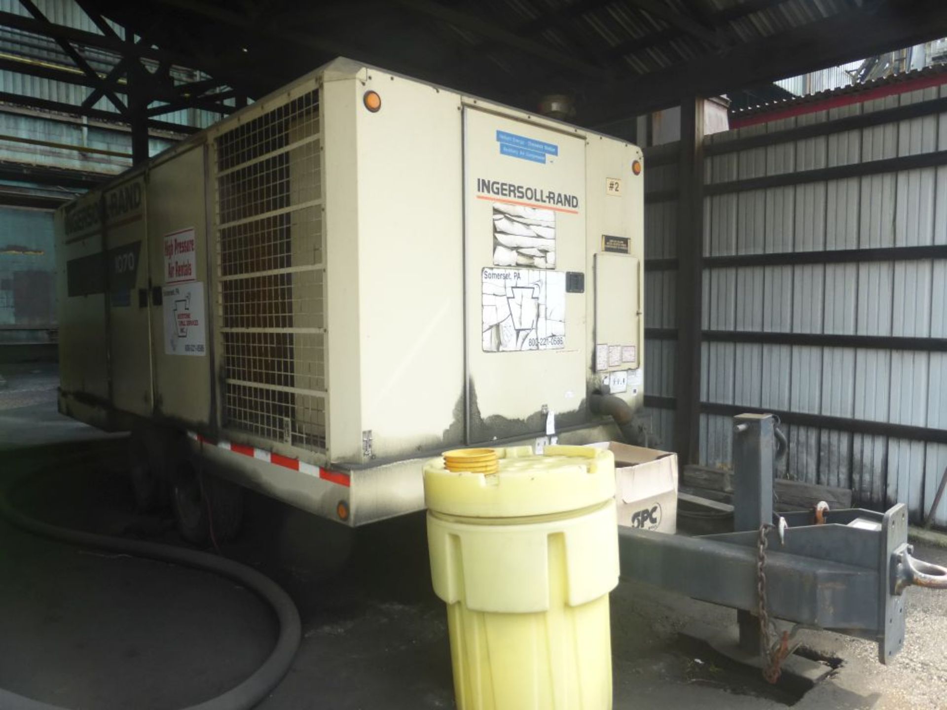 1998 Ingersoll Rand 1070 Towable Air Compressor | Model No. XHP-1070-W-CAT; Serial No. 293038UGI588;