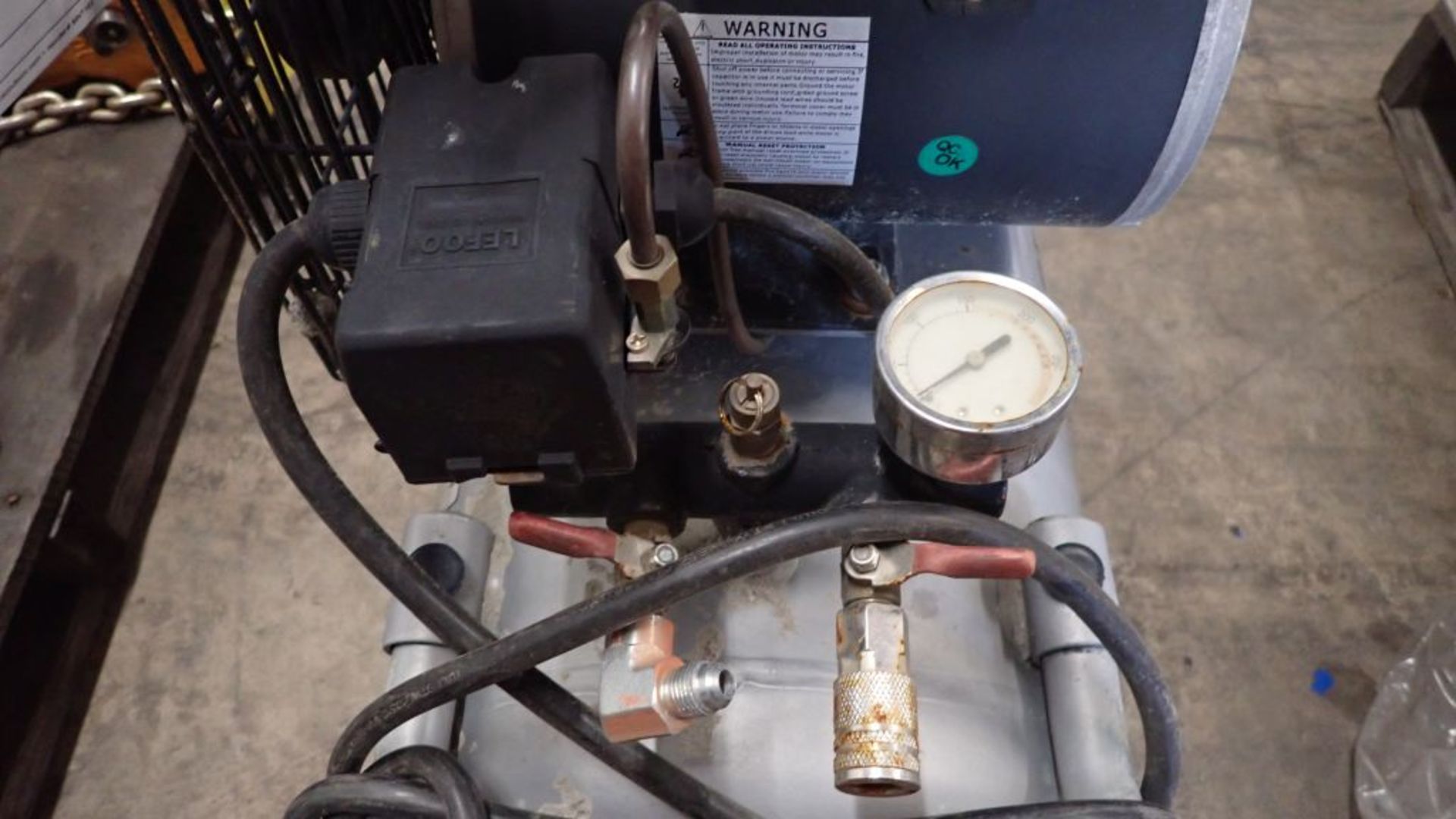 20-Gallon Air Compressor - Image 7 of 8