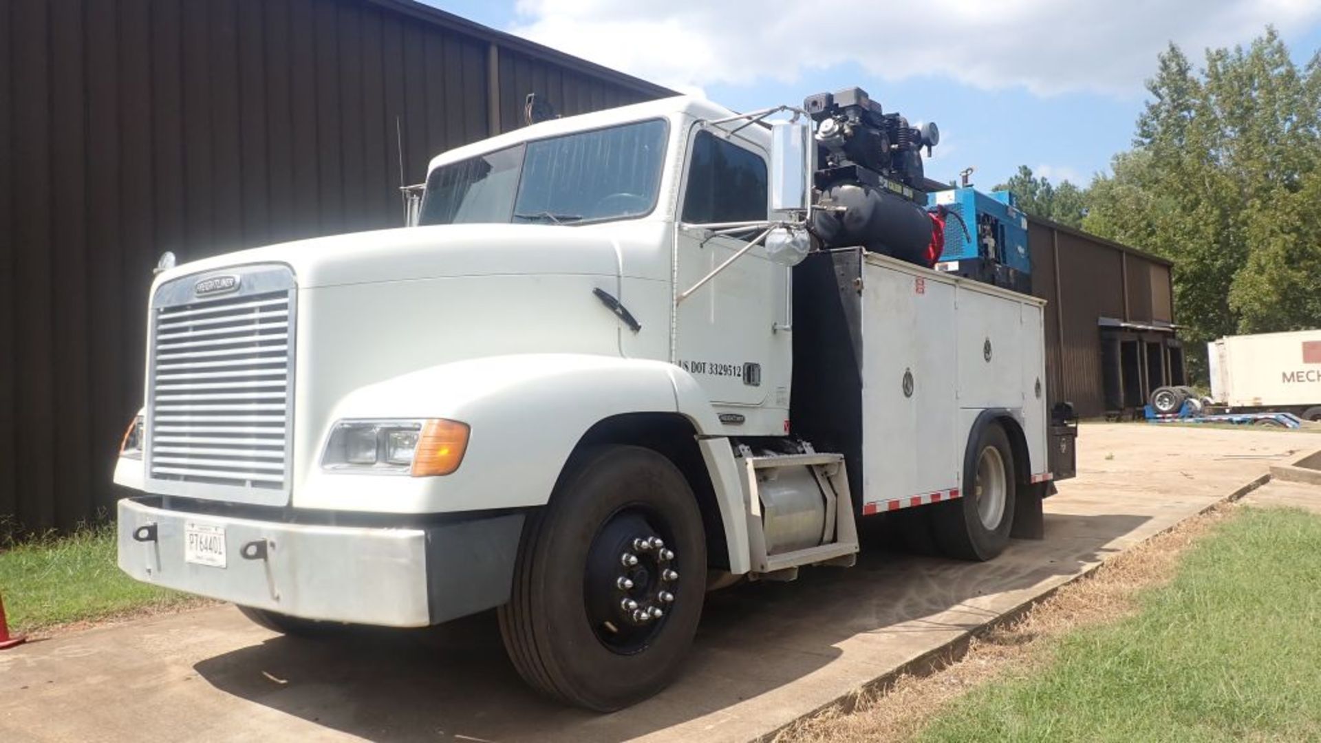 Freightliner Diesel Utility Truck w/Components