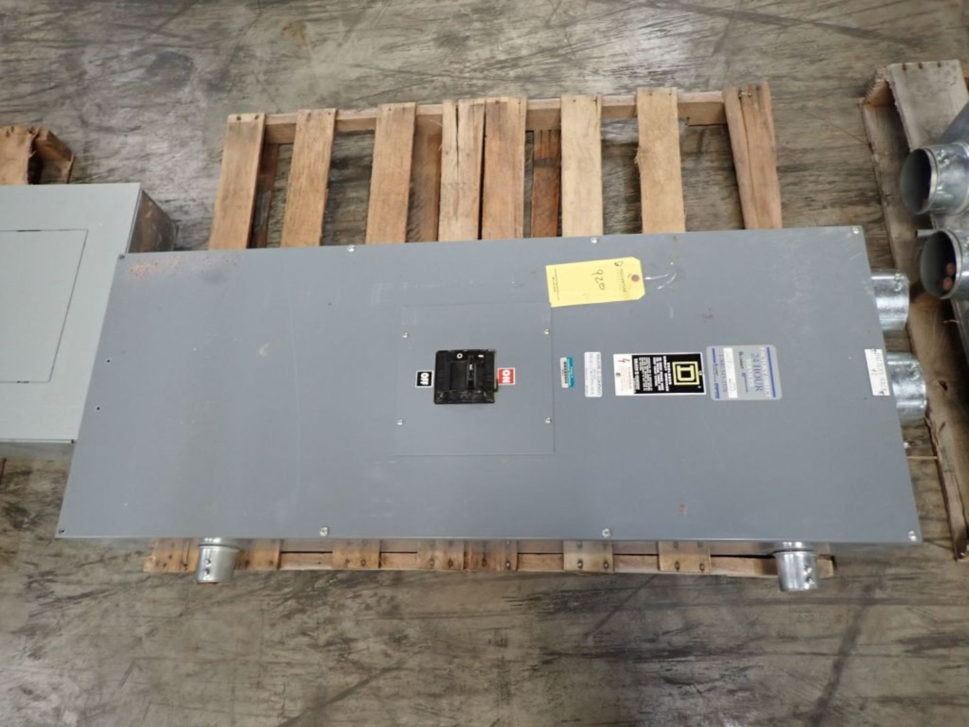 Square D Enclosed 1000A Circuit Breaker - Image 3 of 4