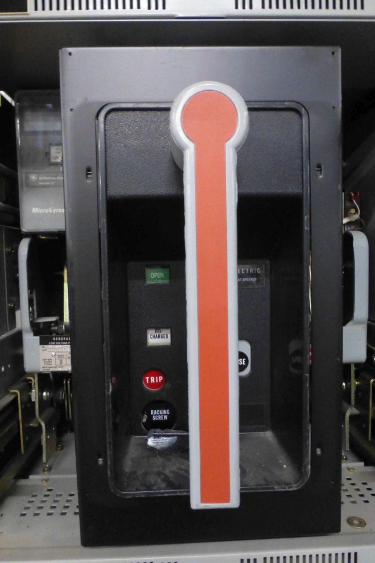 GE AKD-8 Switchgear - Image 11 of 54