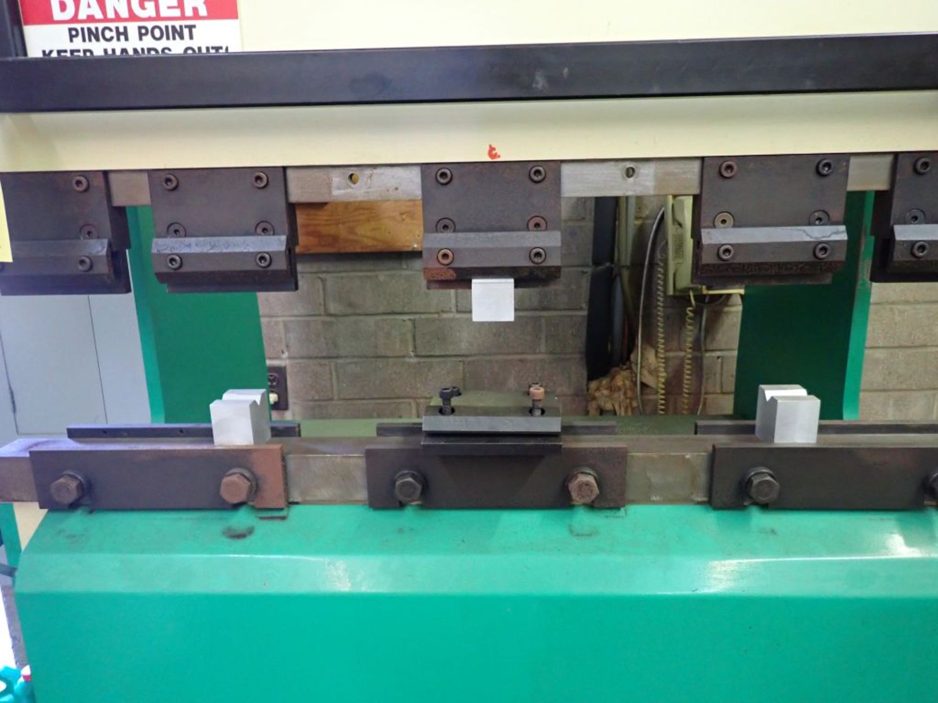 Shemach 48" Hydraulic Press Brake - Image 4 of 13