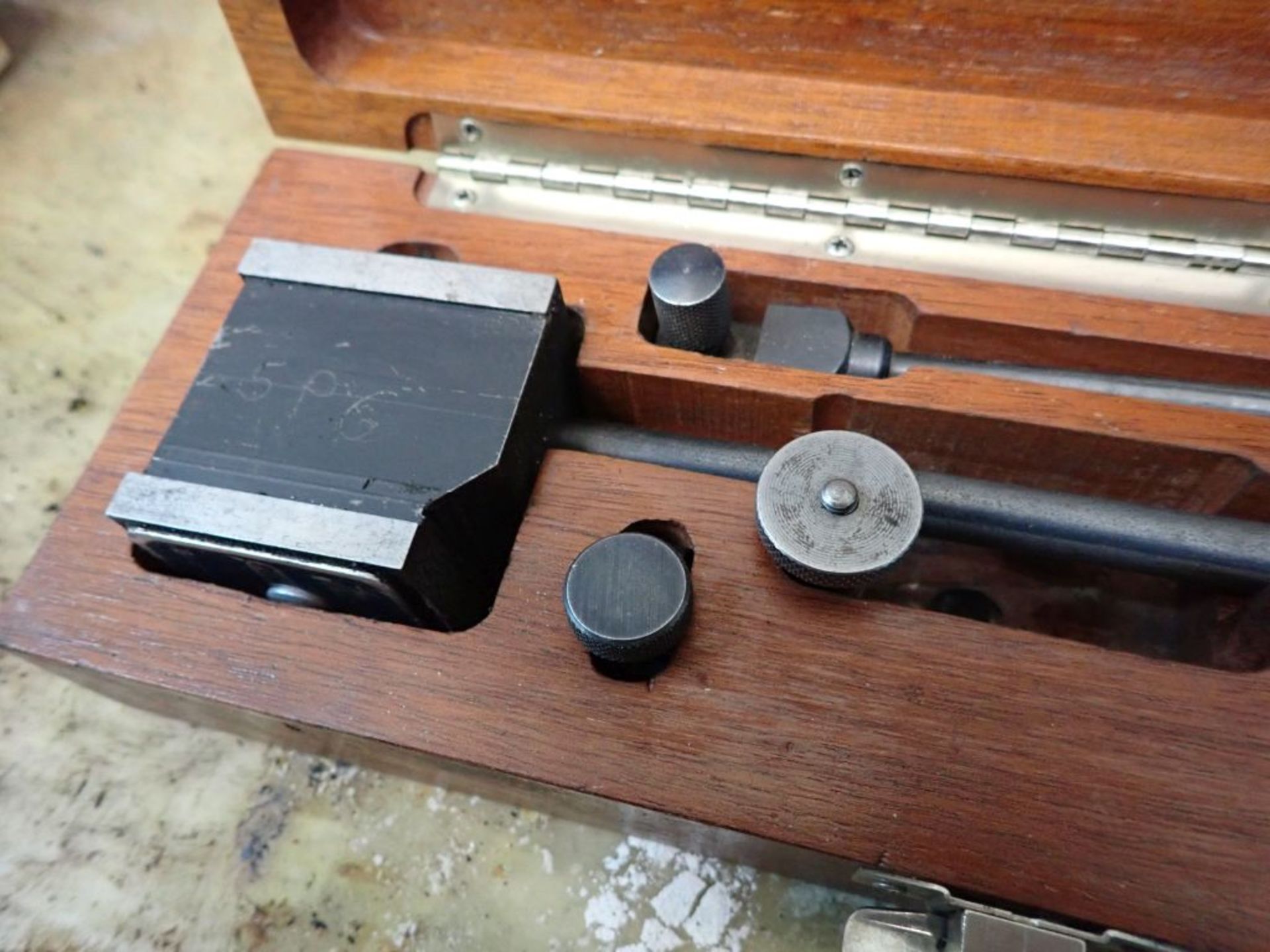 Magnetic Gauge Stand - Image 2 of 5