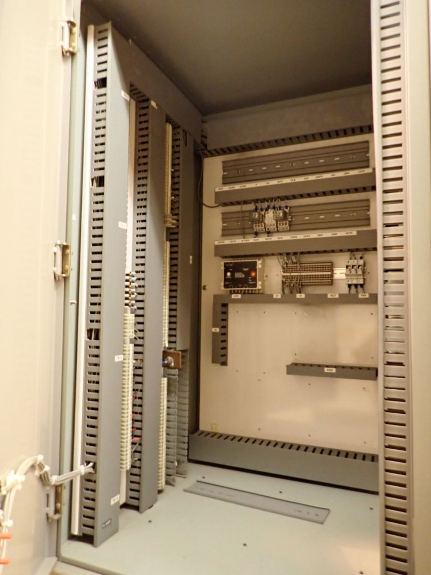 Zenith Energy Commander 3000A Switchgear - Image 18 of 33