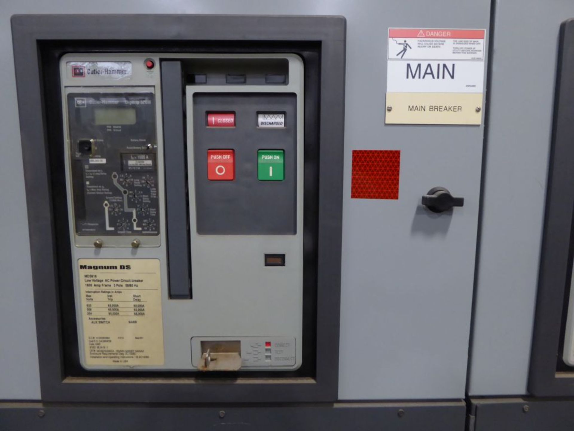 Located in Fridley, MN - Cutler-Hammer Magnum DS Switchgear - Image 9 of 39