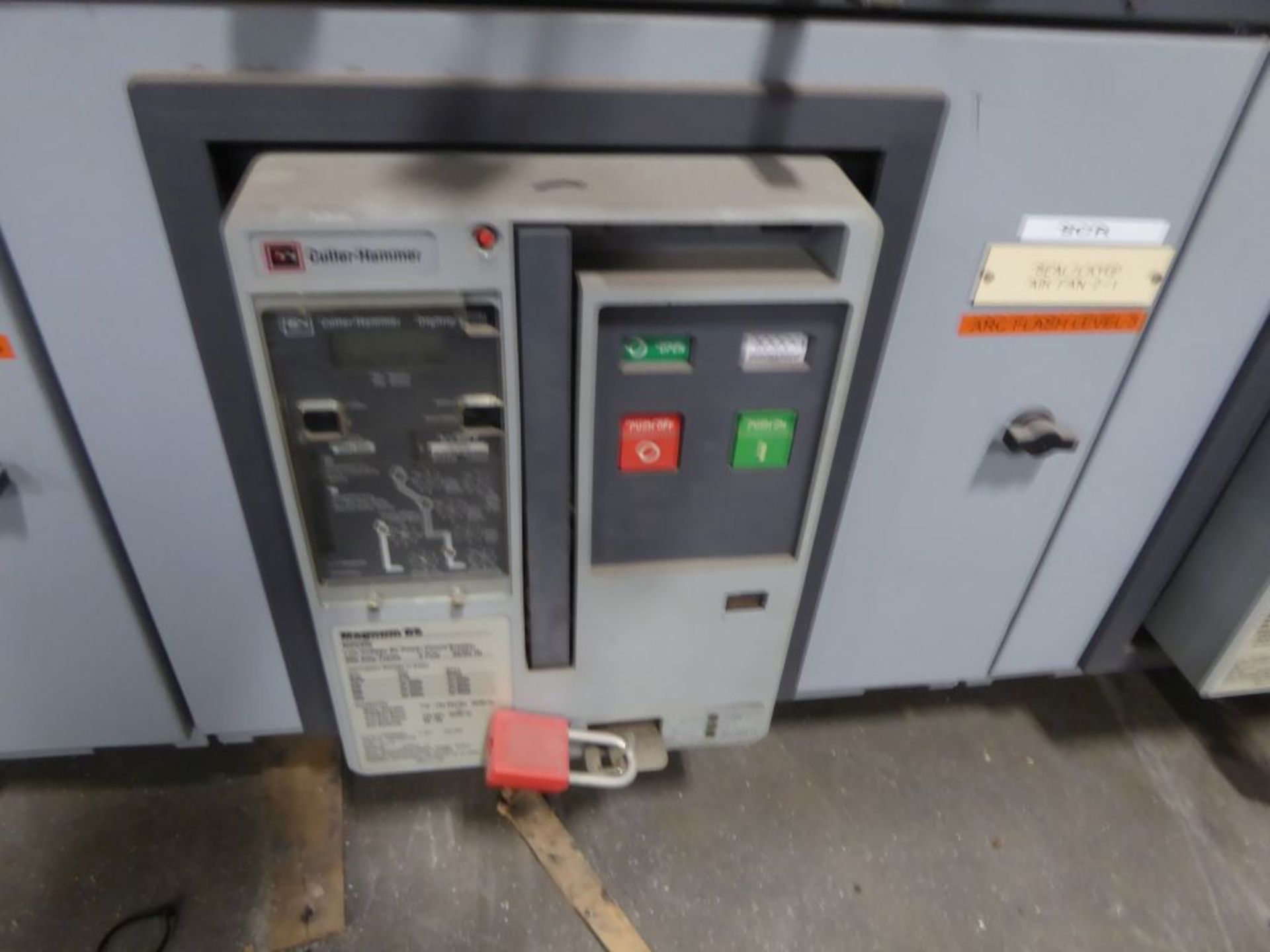 Located in Fridley, MN - Cutler-Hammer Magnum DS Switchgear - Image 25 of 39