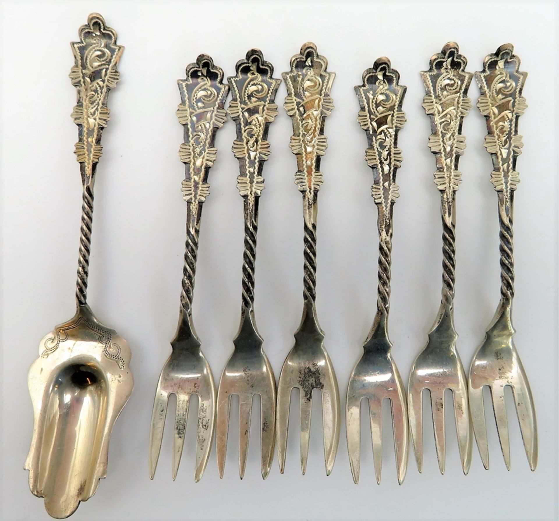 6 Kuchengabeln und Zuckerschaufel, Art-Déco-Stil, 835er Silber, gepunzt, 83 g, Gabeln l 11,5 cm, Sc