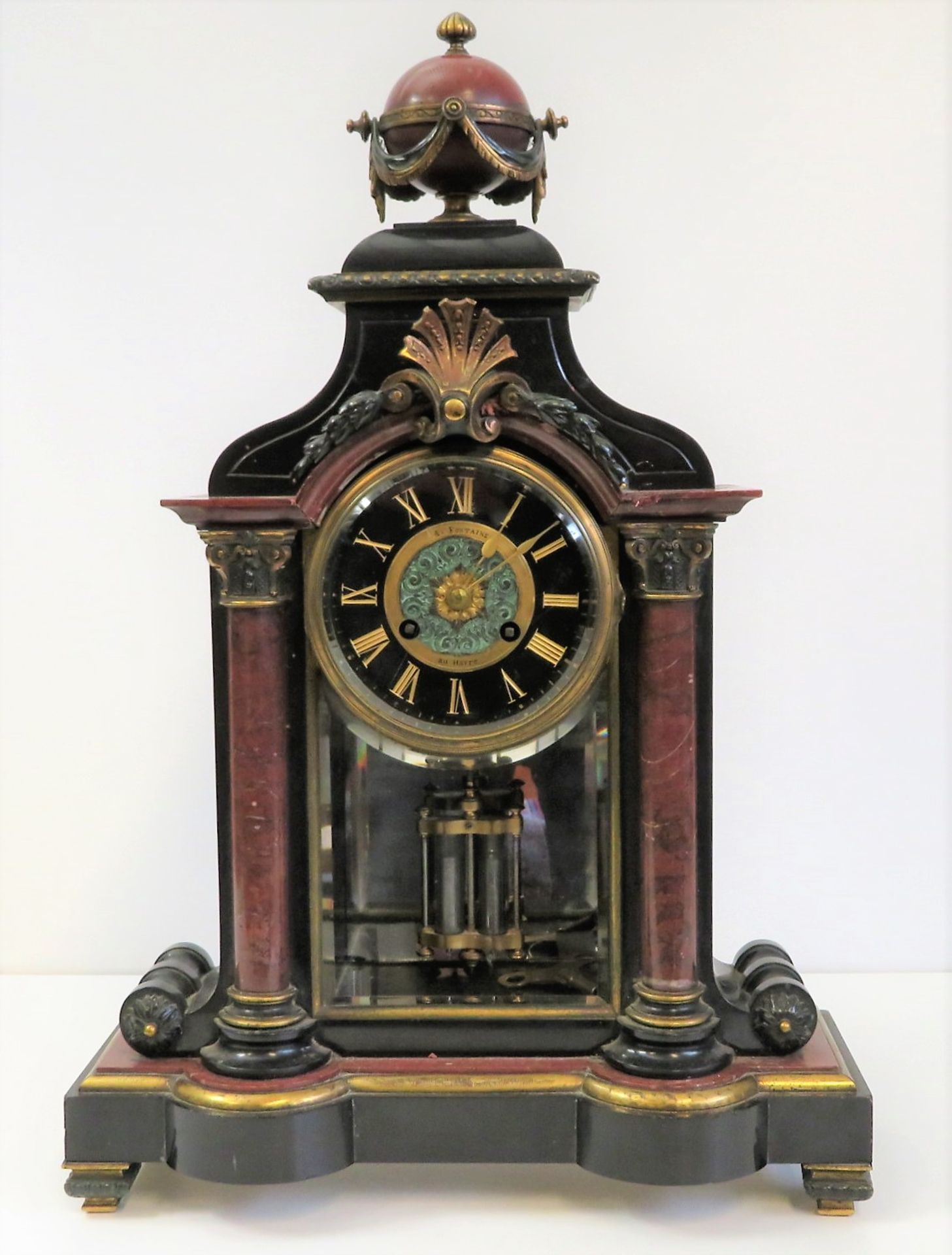 Pendule, Frankreich, 19. Jahrhundert, sign. "A. Fontaine au Havre", elegantes Marmorgehäuse und rei