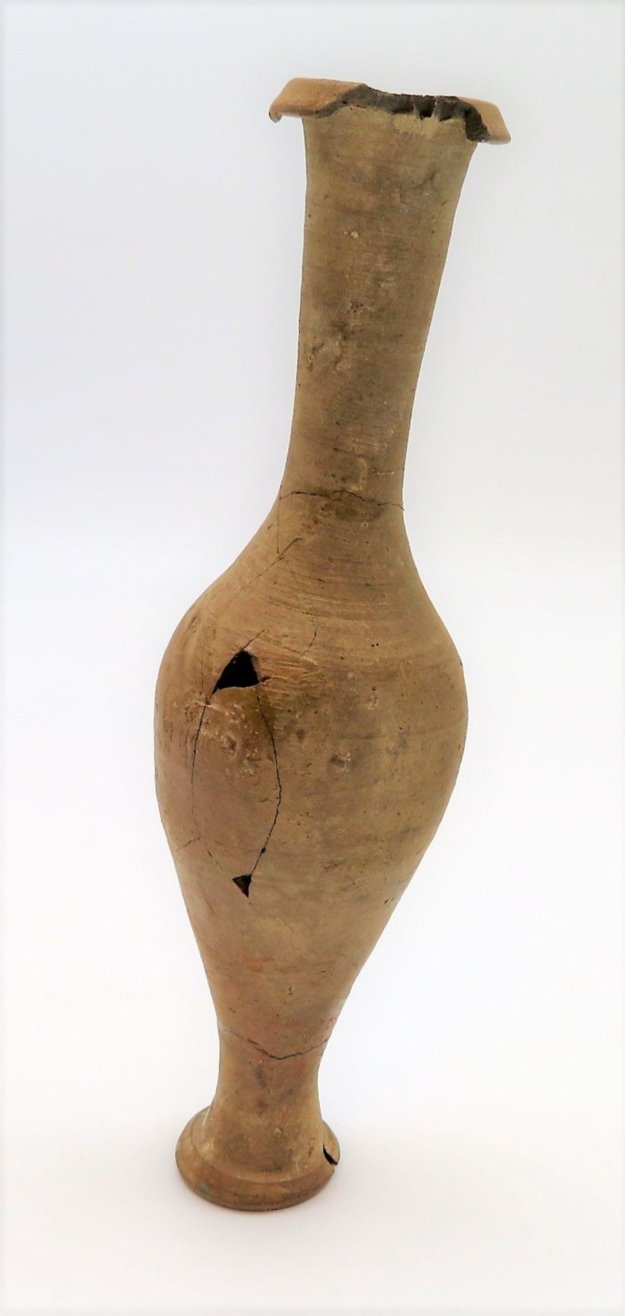 Antike Flasche, Ausgrabung, Ton, h 17,5 cm, d 5 cm. - Bild 2 aus 4
