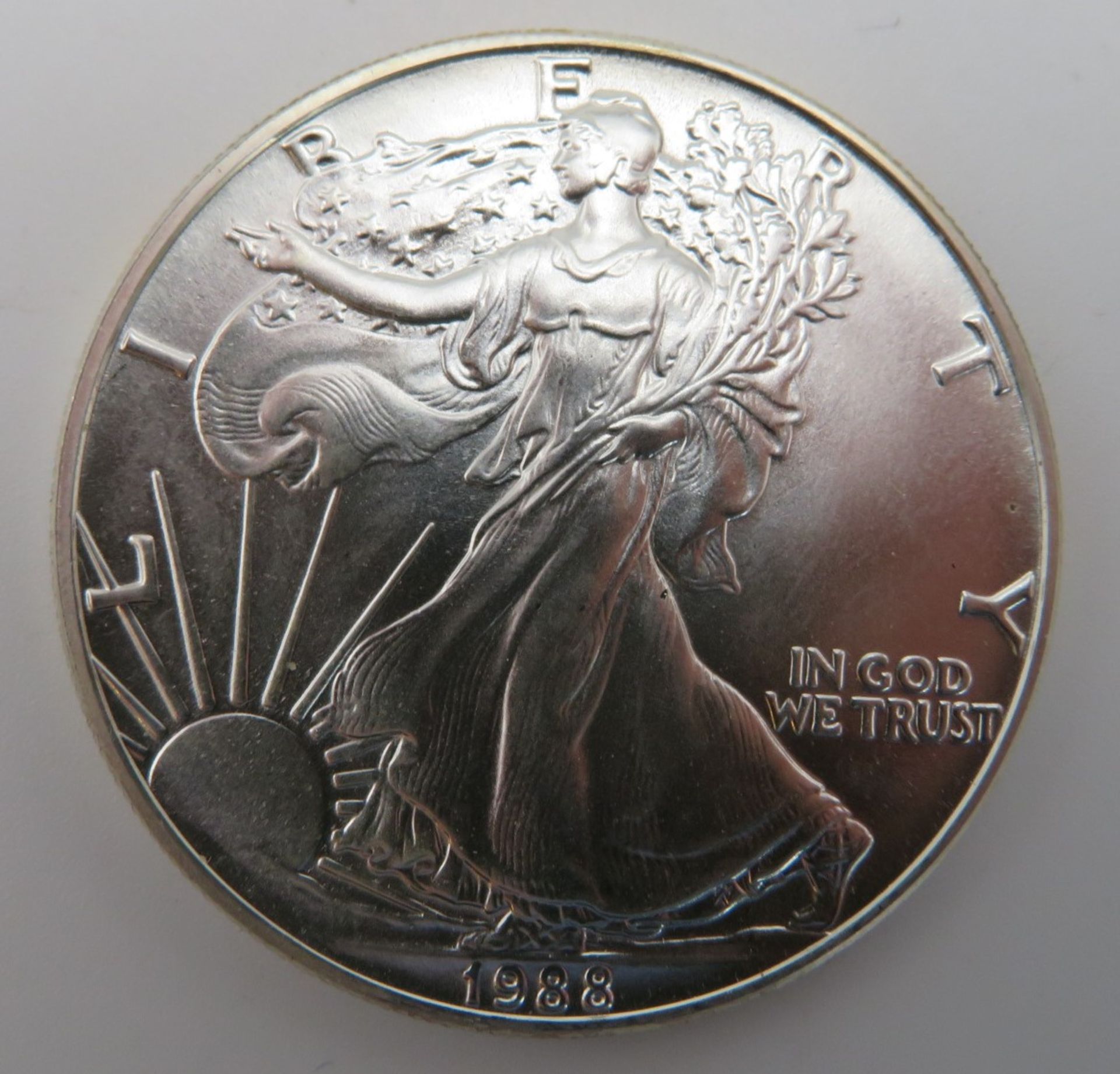 Silbermünze,  1 Liberty,  1988, 1 OZ  Silber, 999/1000, 31,1 g, Stempelglanz, MDM-Verpackung, d 3,6