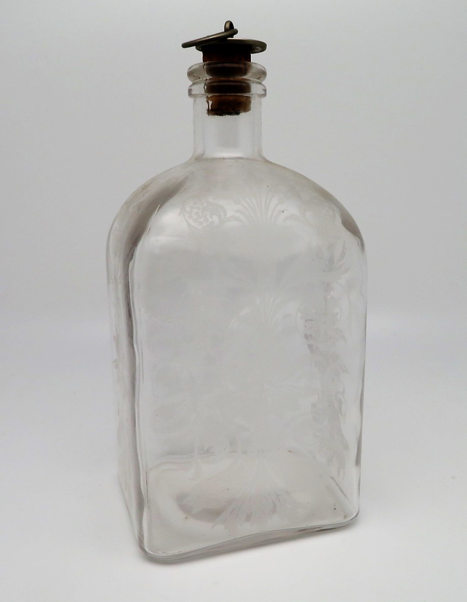 Flasche, 19. Jahrhundert, farbloses Glas mit Blütenätzung, Stopfen gem. "Gustav Adolf Sveriges Konu