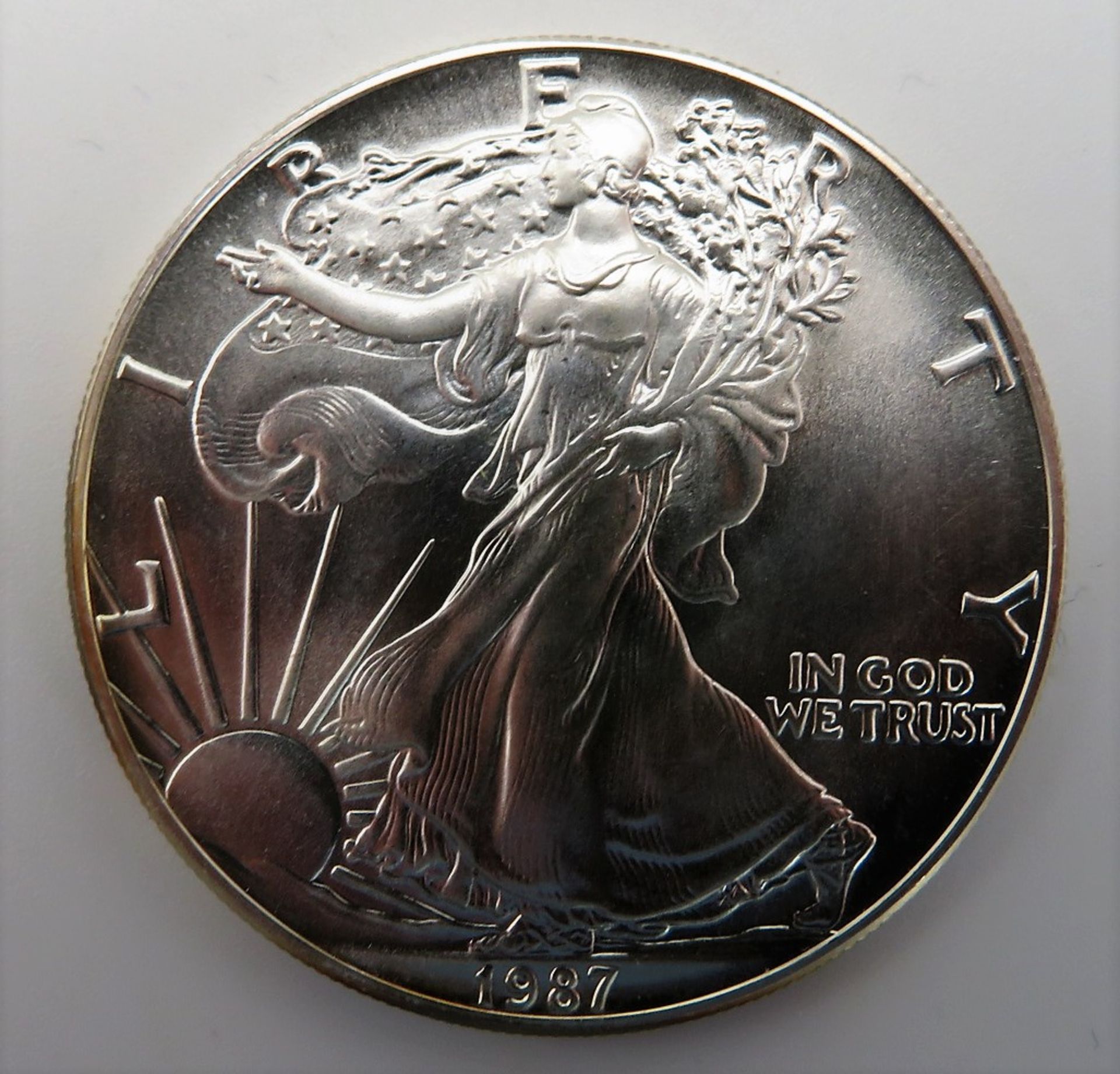 Silbermünze,  1 Liberty,  1987, 1 OZ  Silber, 999/1000, 31,1 g, Stempelglanz, MDM-Verpackung, d 3,6