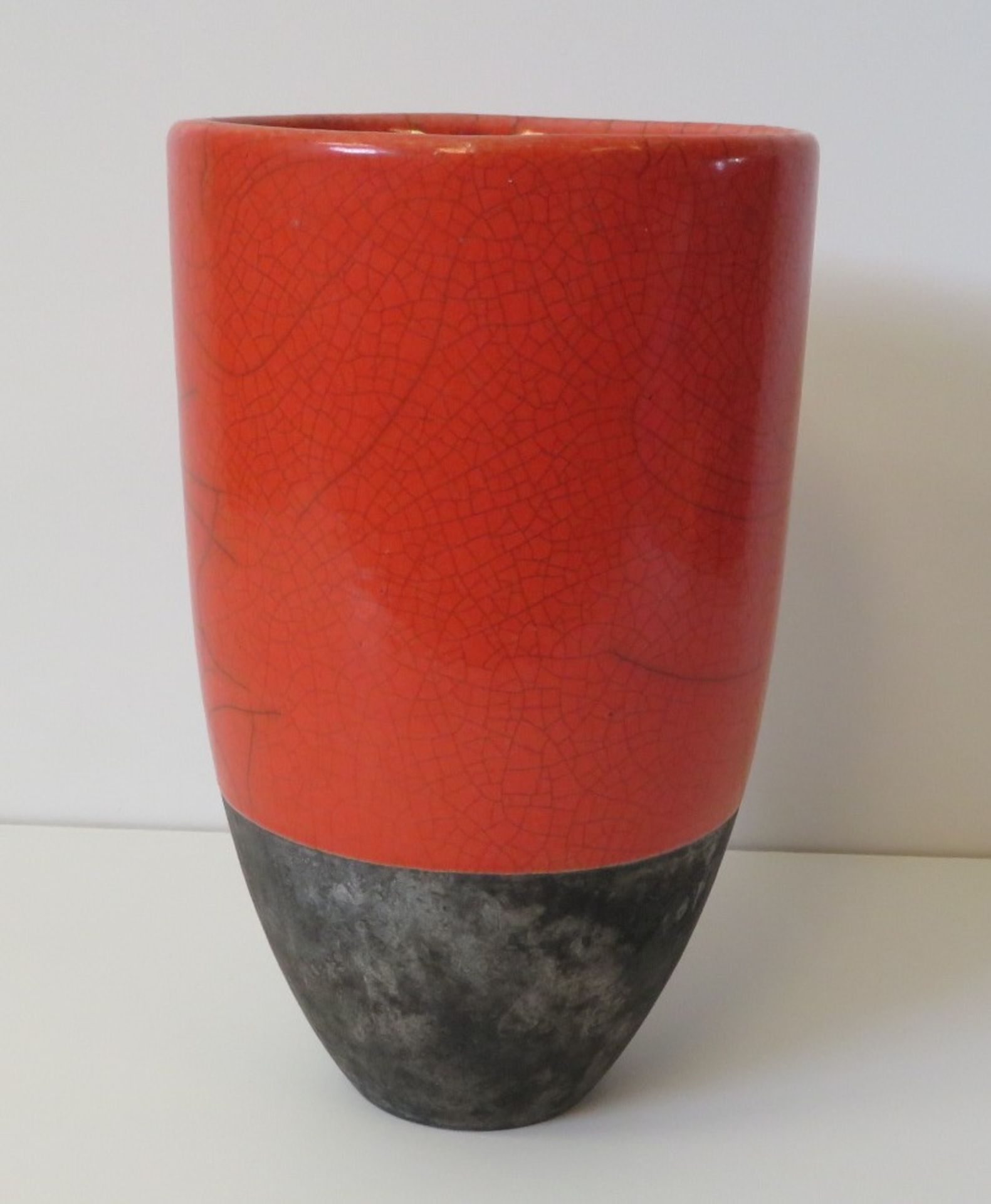 Designer Vase, 1960er Jahre, sign. "MD", Keramik, obere zwei Drittel mit orangefarbener Krakeleegla