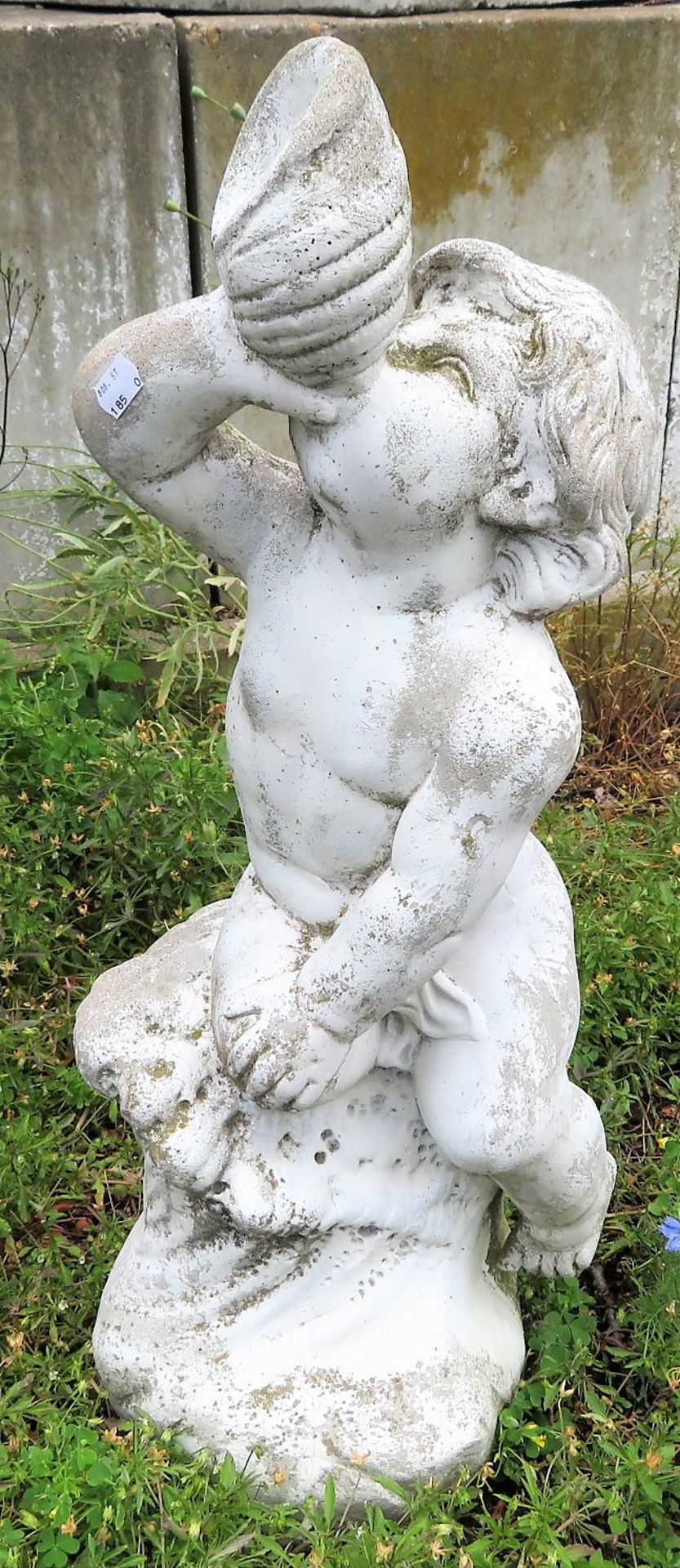 Gartenskulptur, Wasserspeier, Betonguss, h 71 cm, d 30 cm.