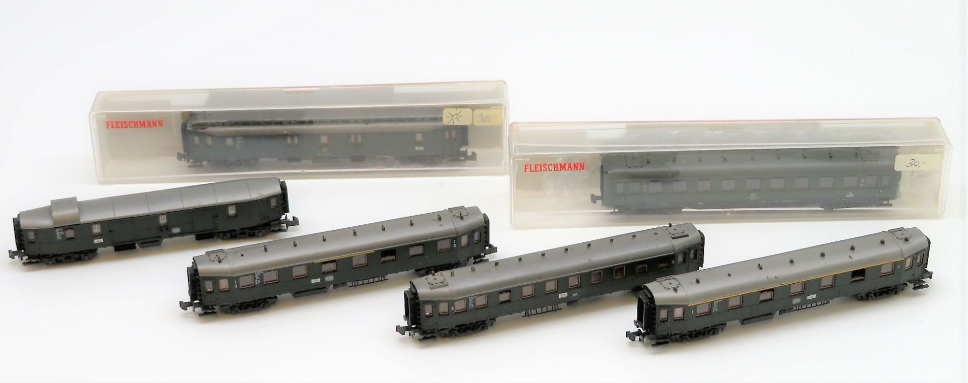 Eisenbahnkomponenten, 6 Abteil-/Gepäckwagen, wohl Fleischmann, Spur N, 8087, l 12 bis 14 cm.