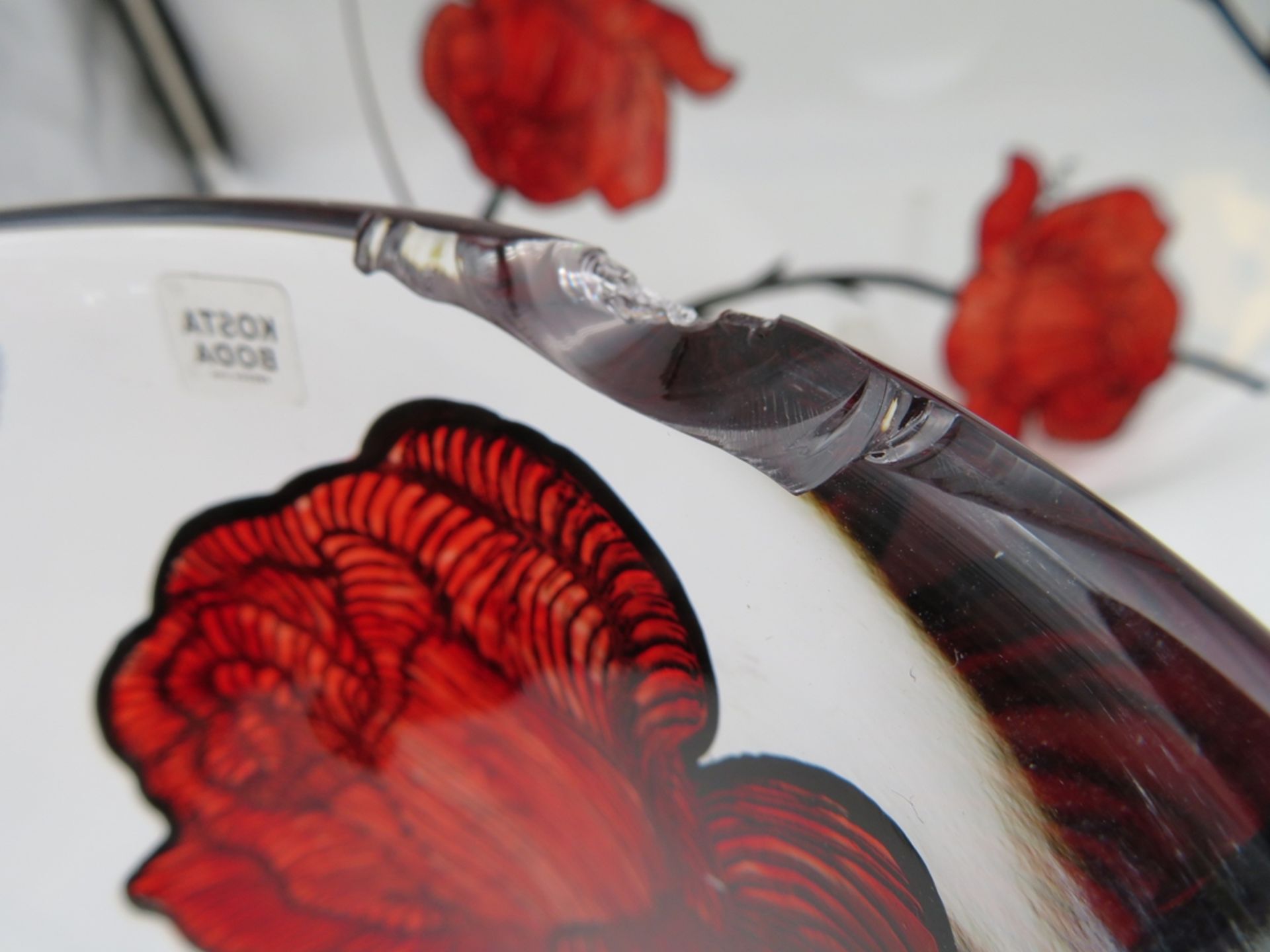 Designer Schale und Vase, Schweden, Kosta Boda, farbloses Glas mit polychromer Blütenbemlaung von R - Bild 4 aus 4