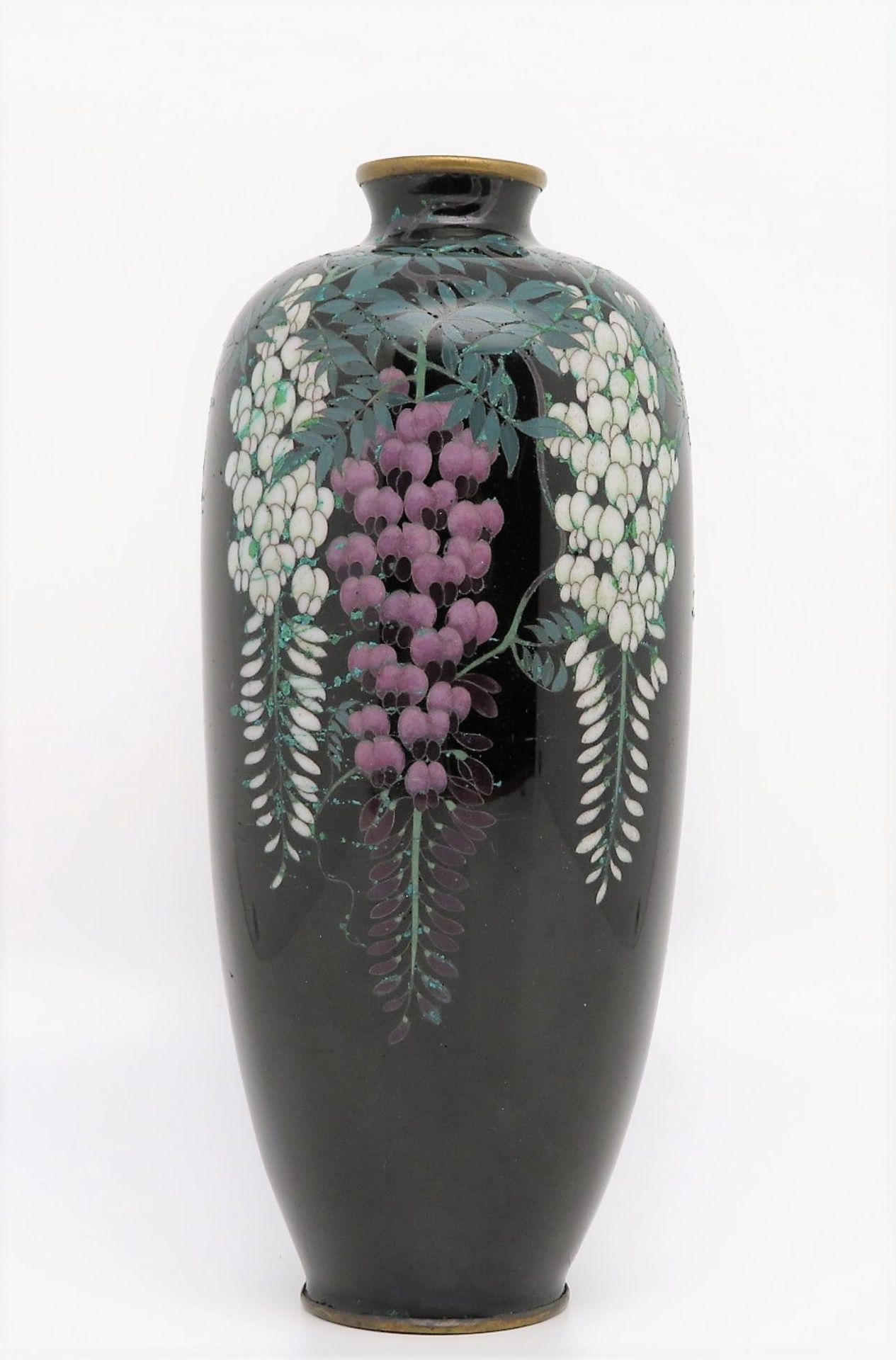 Cloisonné Vase, Japan, Meiji Periode, 1868 - 1912, farbiger Zellenschmelz, Chip und kleine Lackriss