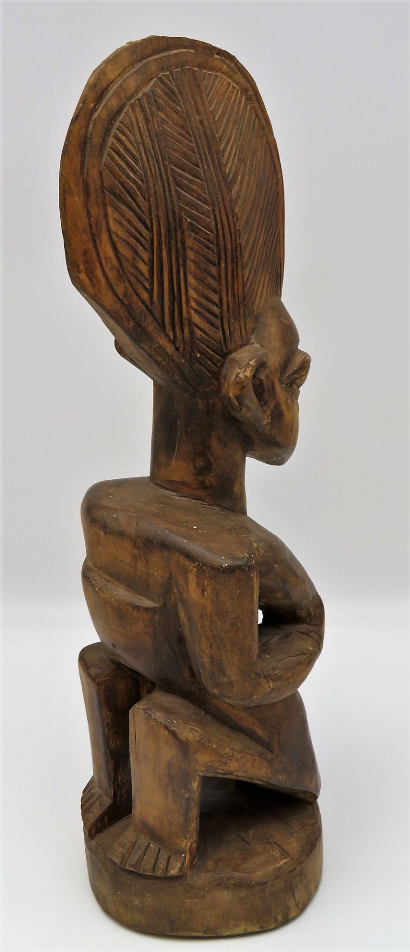 Weibliche Fruchtbarkeitsfigur, Afrika, Nigeria, Yoruba, Holz geschnitzt, h 40 cm, d 12 cm. - Image 2 of 2